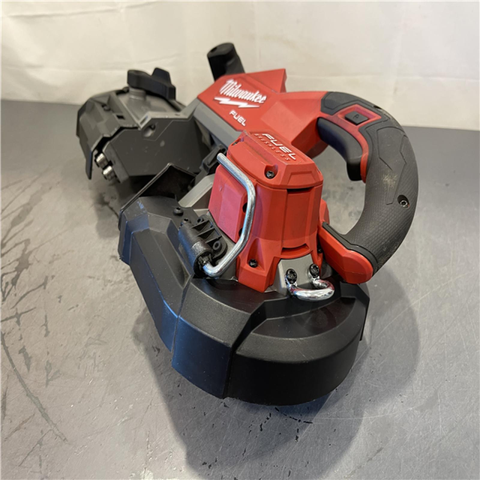 AS-IS - Milwaukee M18 FUEL 18V Lithium-Ion Brushless Cordless Deep Cut Band Saw