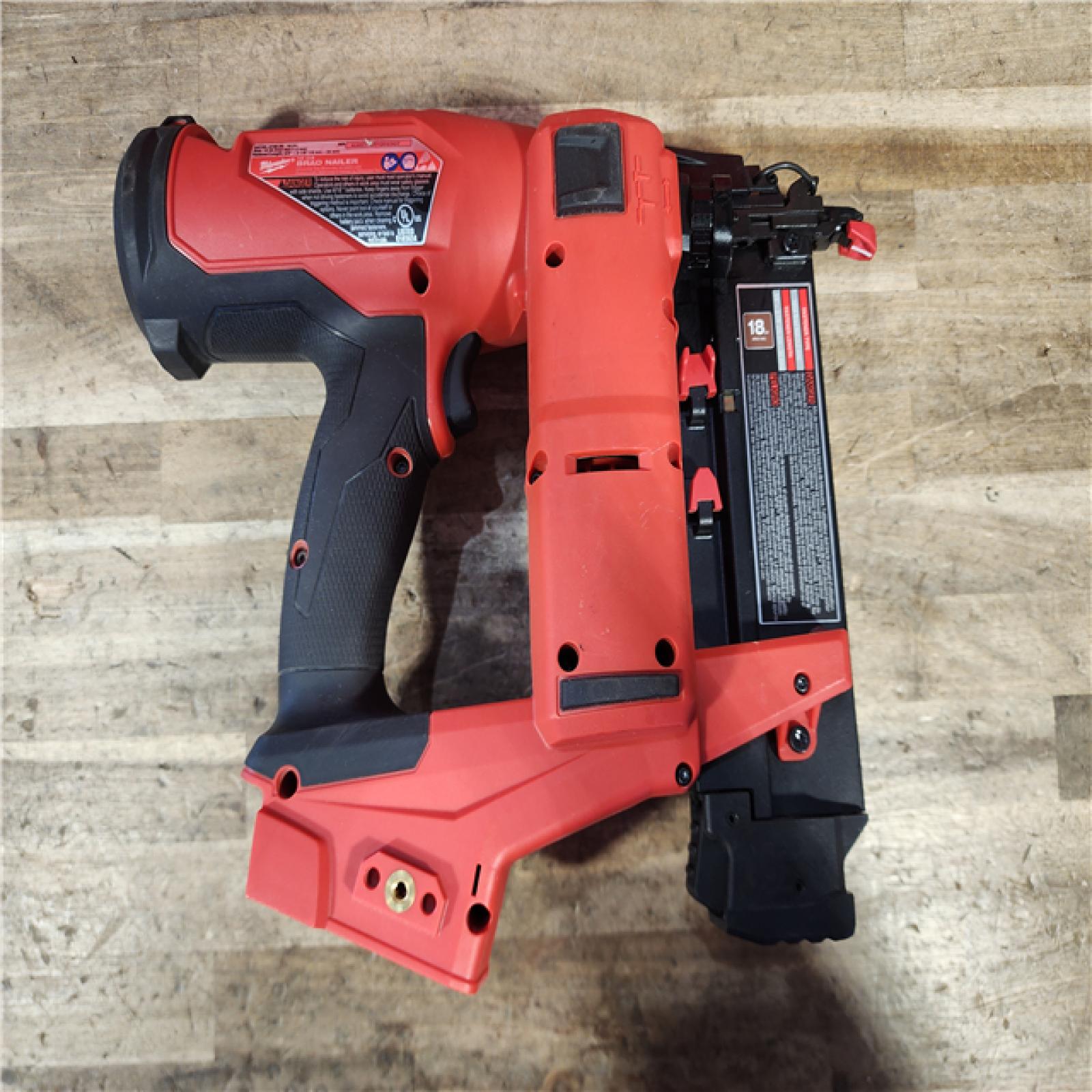 HOUSTON LOCATION - AS-IS Milwaukee M18 Fuel 18V Brushless 18-Gauge Brad Nailer 2746-20 (Bare Tool)