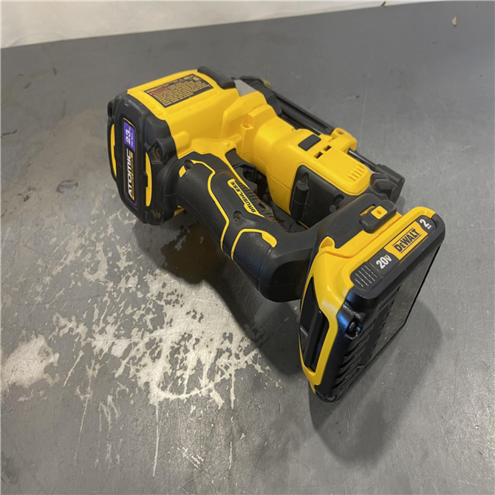 AS-IS - DeWalt ATOMIC 20V MAX Lithium Ion Cordless 23 Gauge Pin Nailer Kit
