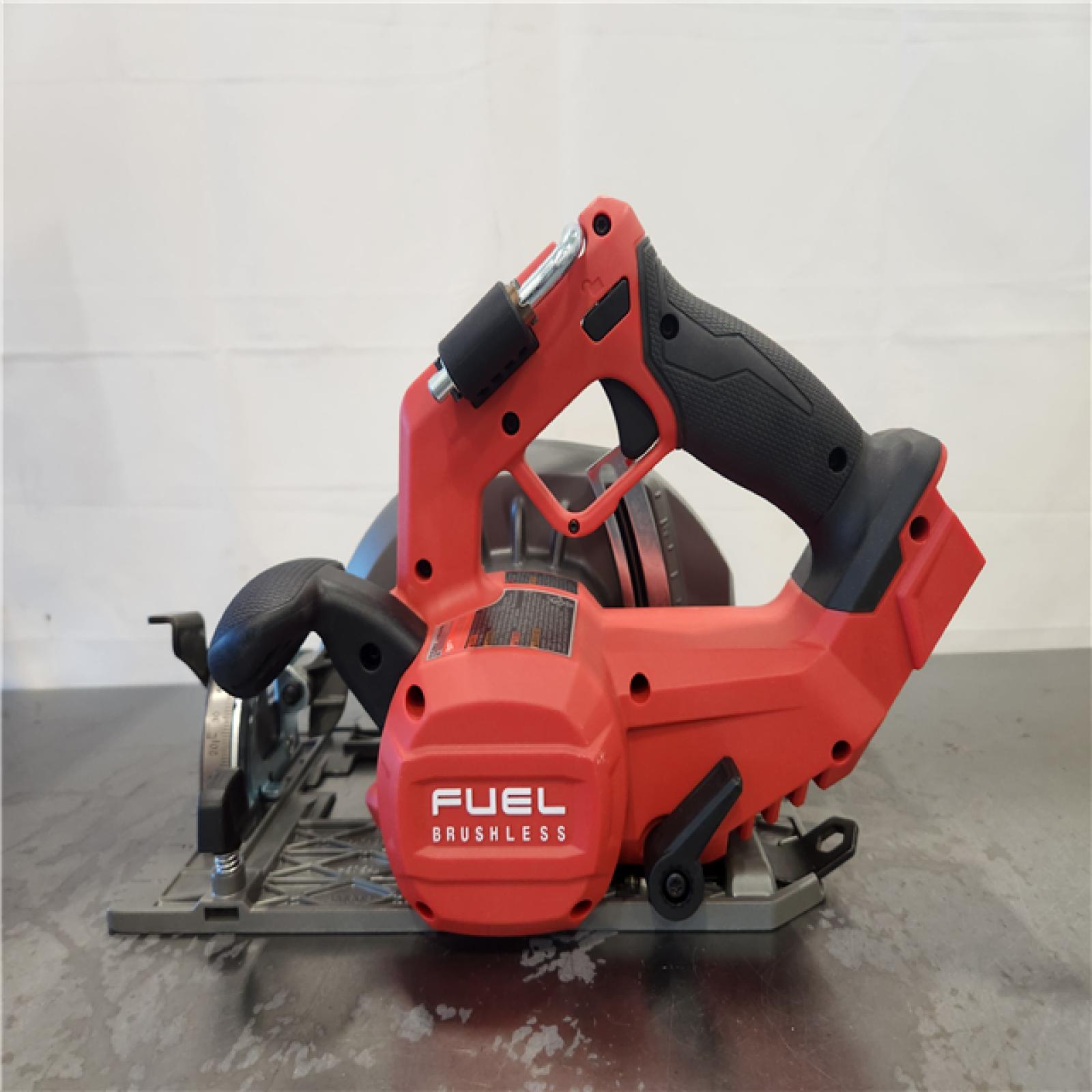 AS-IS- Milwaukee Tools M18 FUEL 7-1/4 Circular Saw (Tool Only)