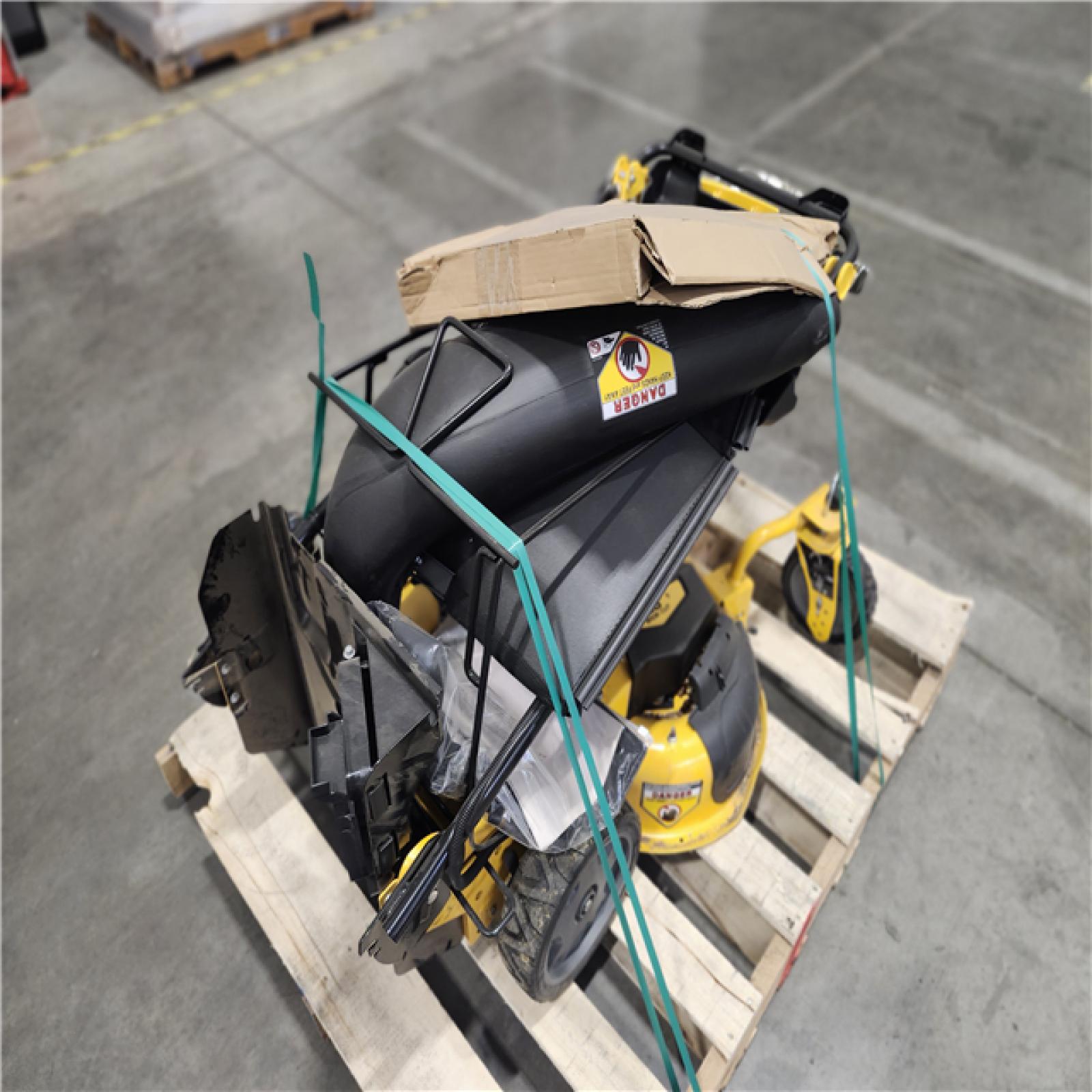 Dallas Location - As-Is DEWALT 28 in. 224cc Gas Lawn Mower