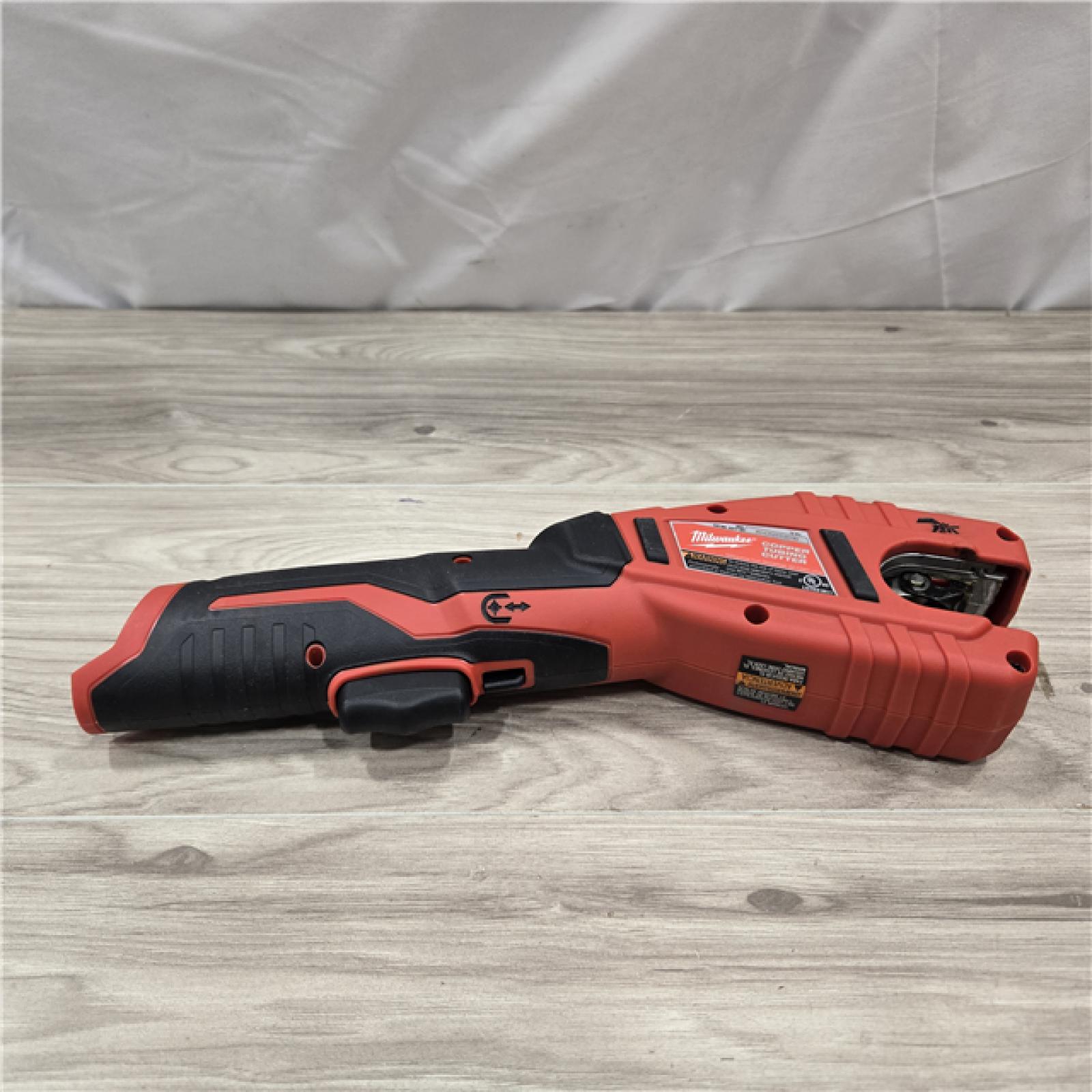 AS-IS Milwaukee M12 12V Cordless Copper Tubing Cutter (Tool-Only)