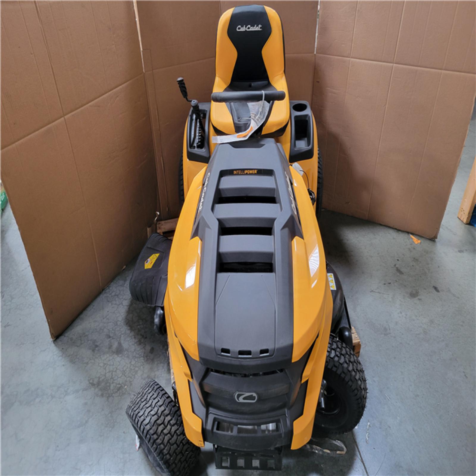 CALIFORNIA AS-IS CUB CADET XT1 ENDURO SERIES SIT DOWN RIDING LAWN MOWER
