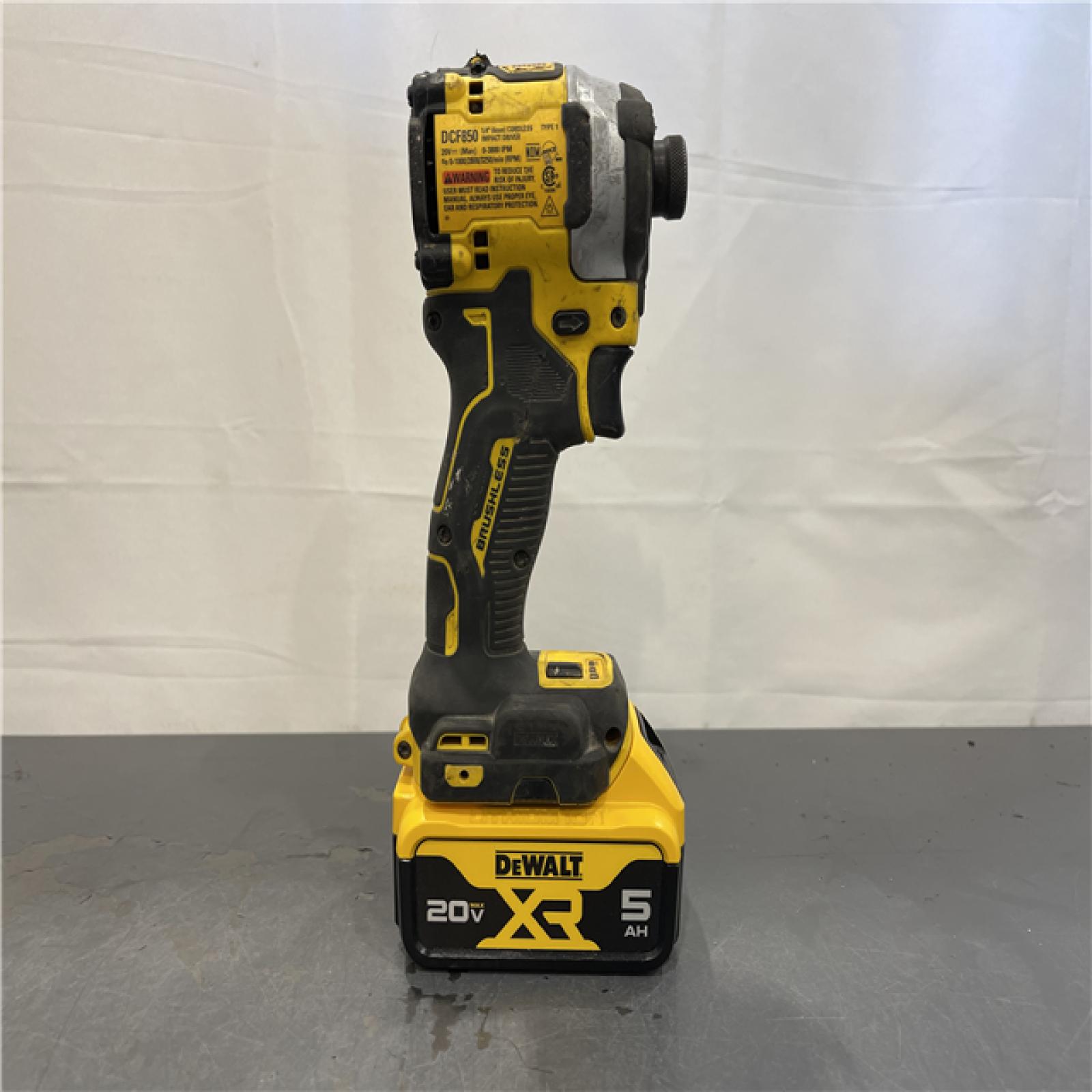 AS-IS - DeWalt 20V MAX ATOMIC 1/4 in. Cordless Brushless 3-Speed Impact Driver Kit