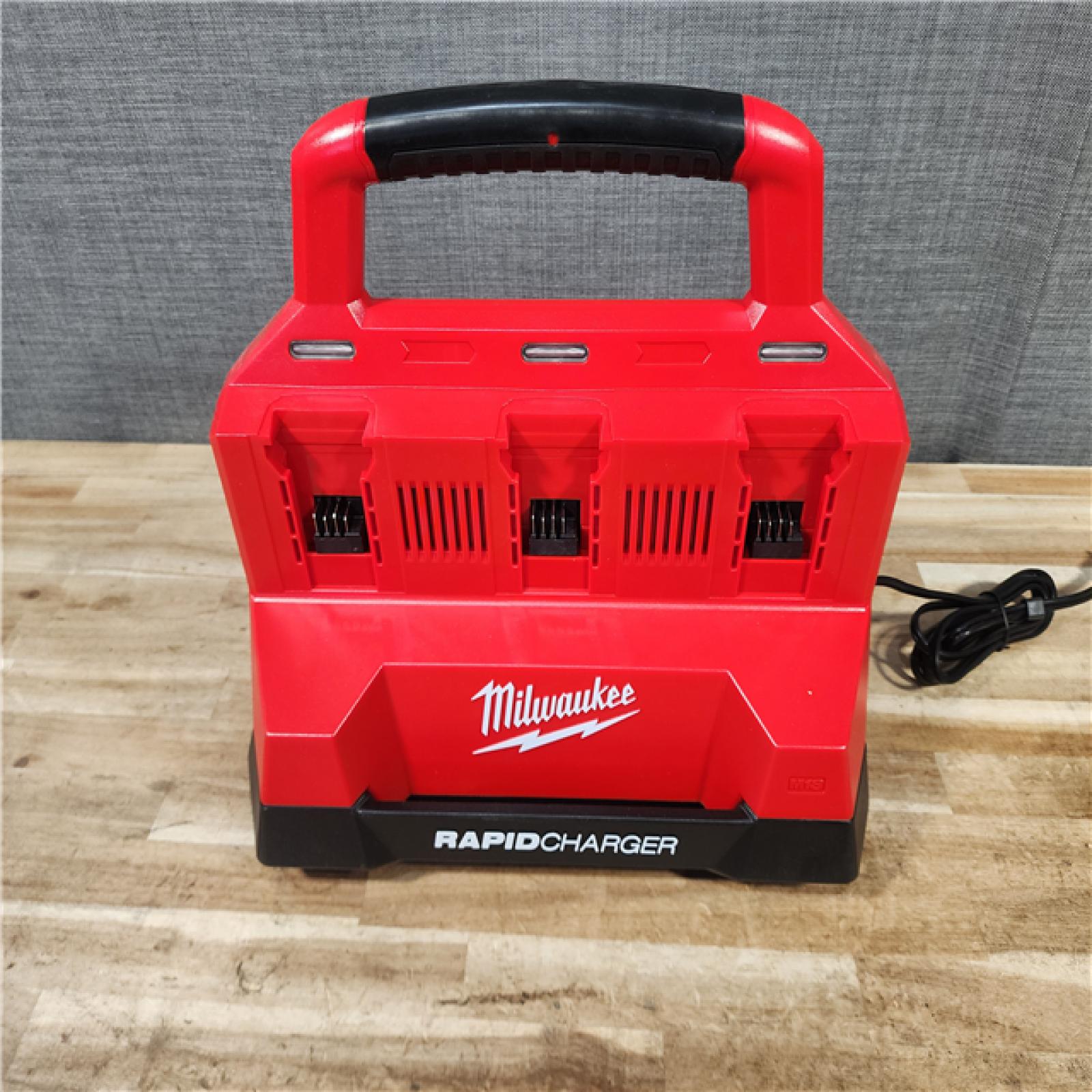 HOUSTON LOCATION - AS-IS Milwaukee M18 Packout Six Bay Rapid Charger (CHARGER ONLY)