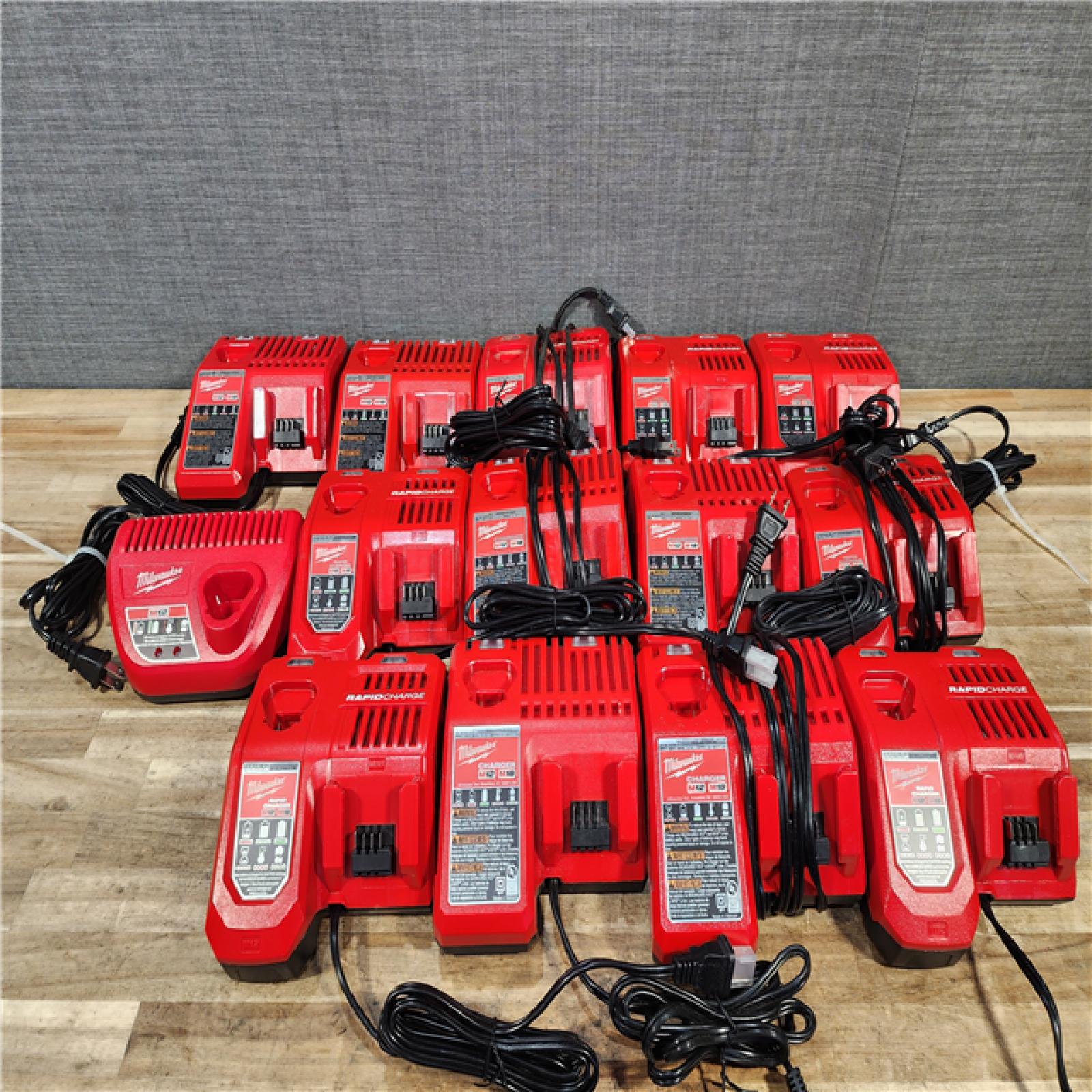HOUSTON LOCATION - AS-IS MILWAUKEE BATTERY CHARGER PACK QTY - 14