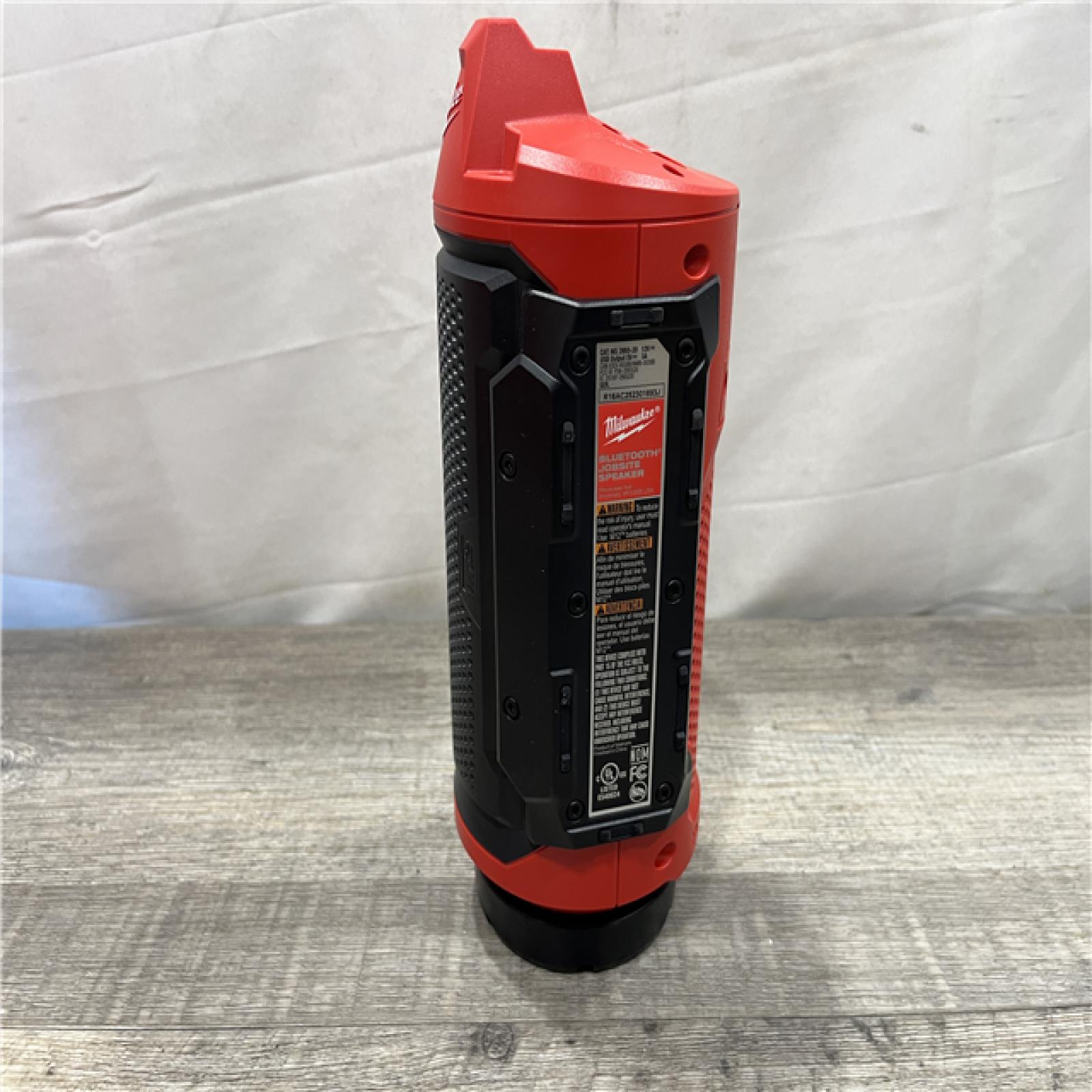 AS-IS Milwaukee 12-Volt Lithium-Ion Cordless Bluetooth Jobsite Speaker with PACKOUT Compatibility