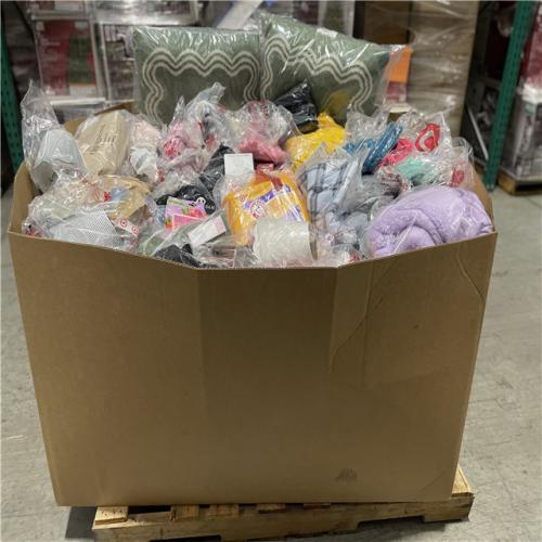DALLAS LOCATION- NEW!- BULLSEYE MIXED CLOTHING PALLET (300 UNITS)