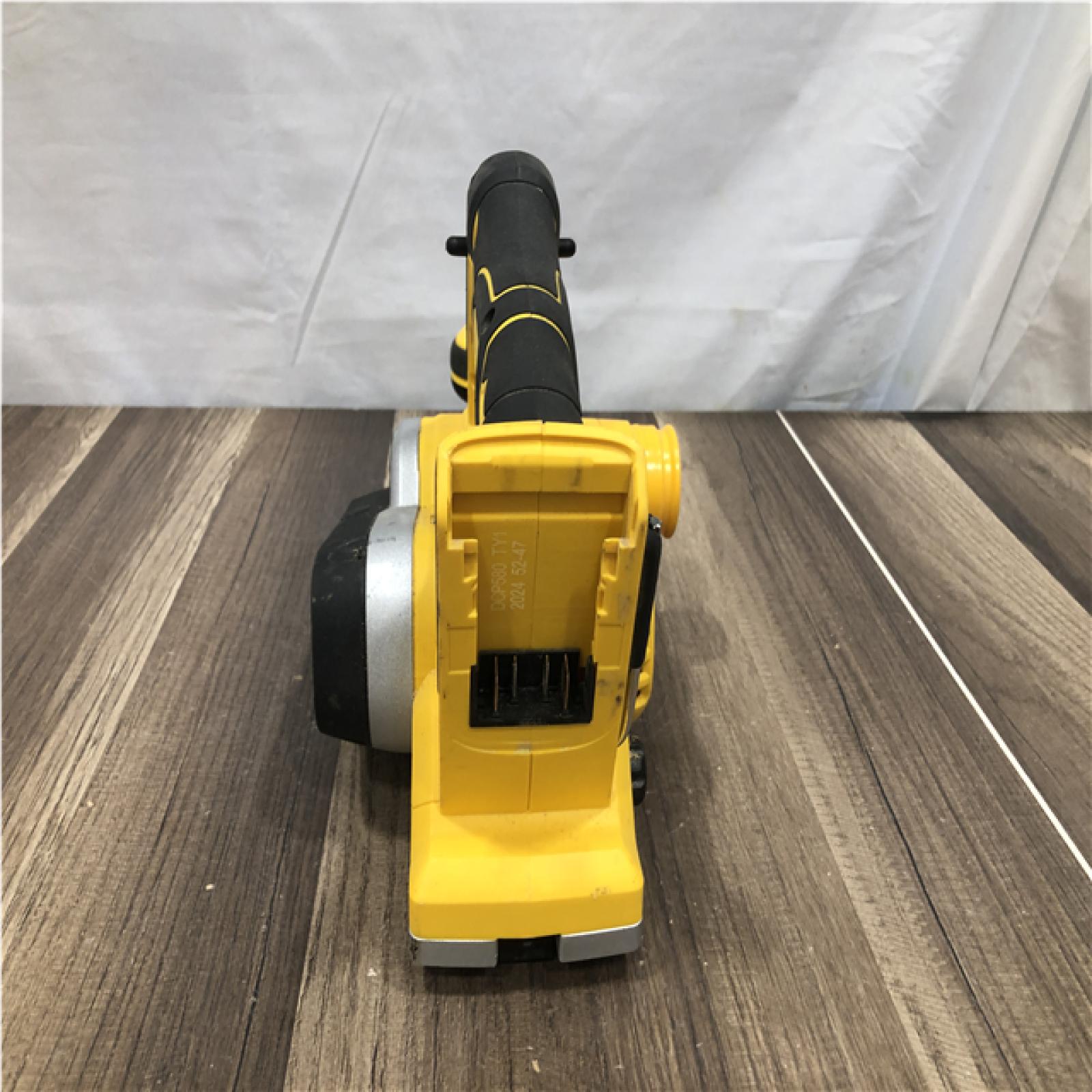 AS-IS DEWALT 20V MAX XR Cordless Brushless 3-1/4 in. Planer (Tool Only)