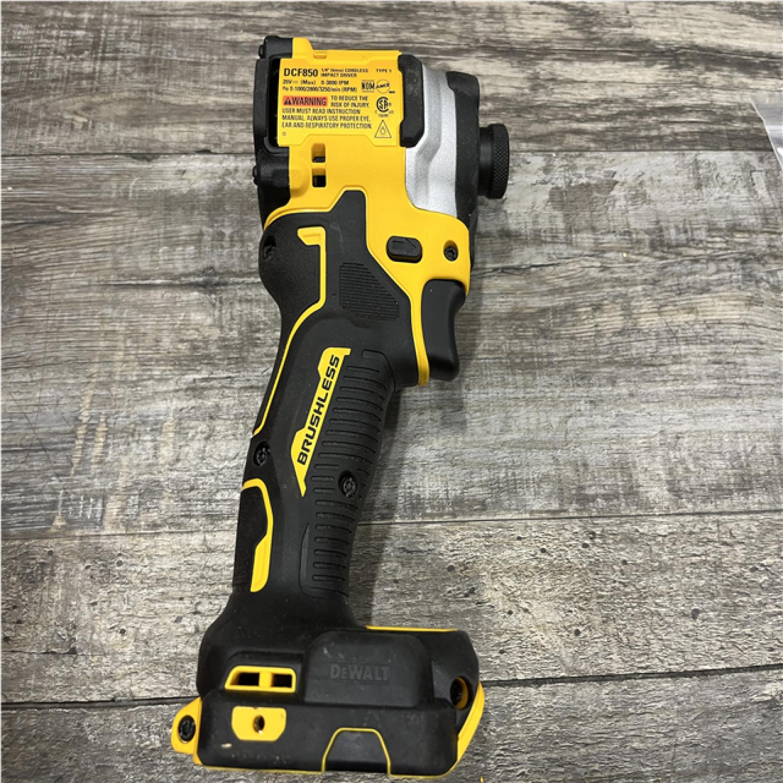 AS-IS DEWALT ATOMIC 20V MAX Lithium-Ion Cordless 1/4 in. Brushless Impact Driver Kit