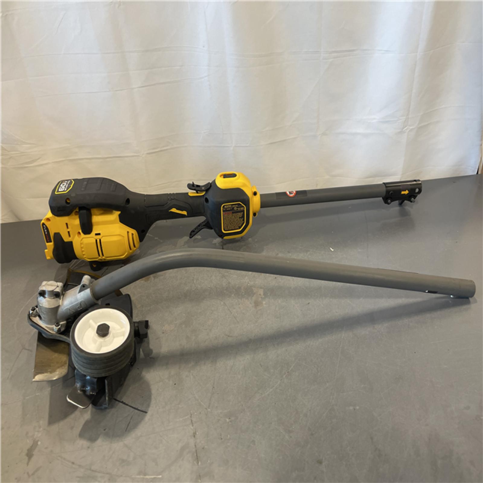 AS-IS - DeWalt FLEXVOLT 60V MAX 7.5 in. Brushless Cordless Attachment Capable Edger Kit