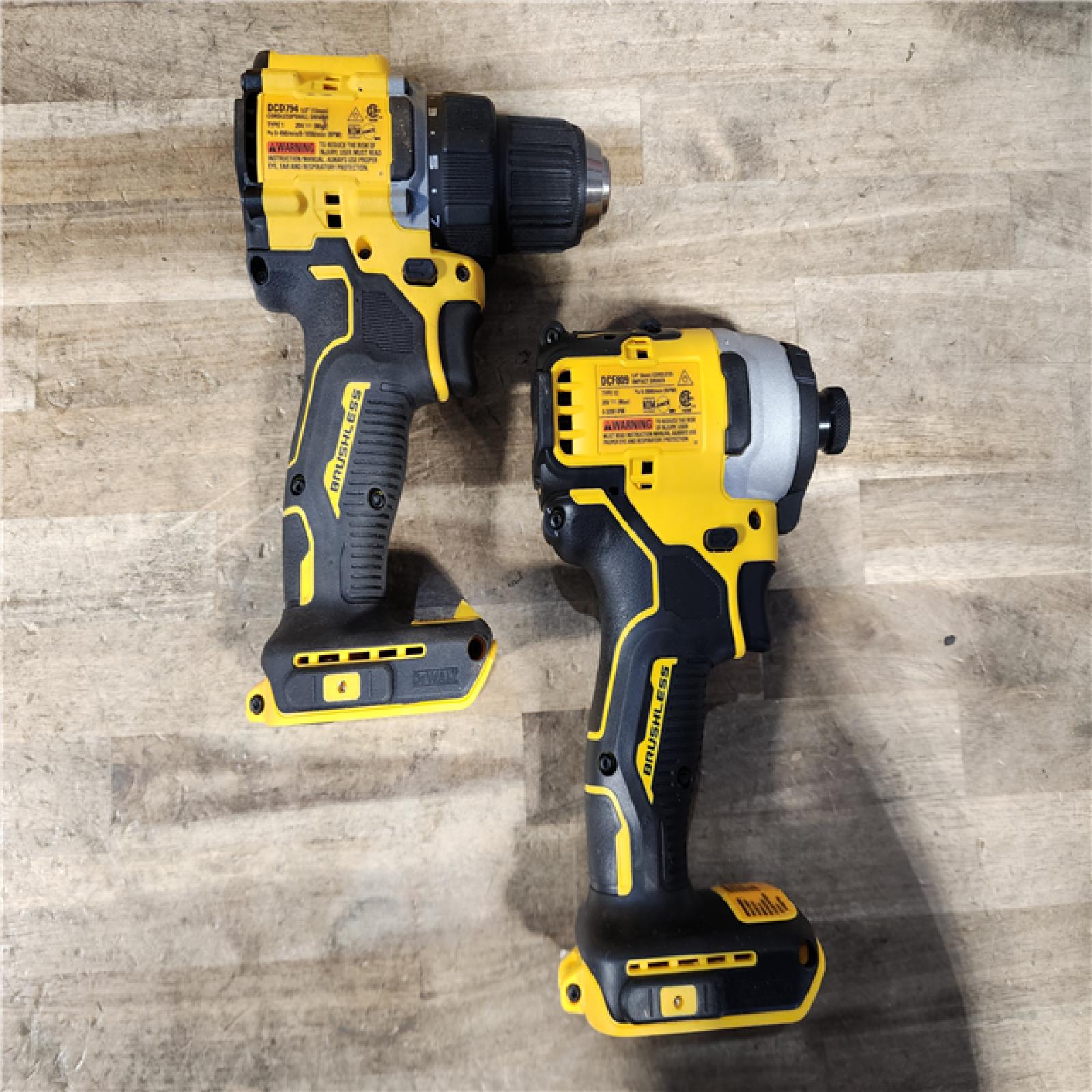 HOUSTON LOCATION - AS-IS Dewalt DCK225D2 20V MAX ATOMIC Brushless Compact Lithium-Ion 1/2 in. Cordless Drill Driver and 1/4 in. Impact Driver Combo Kit with 2 Batteries 2 Ah