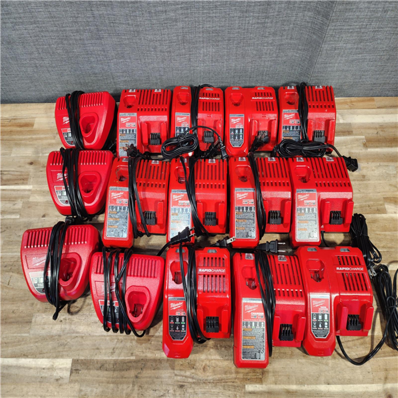 HOUSTON LOCATION - AS-IS MILWAUKEE BATTERY CHARGER PACK QTY - 15