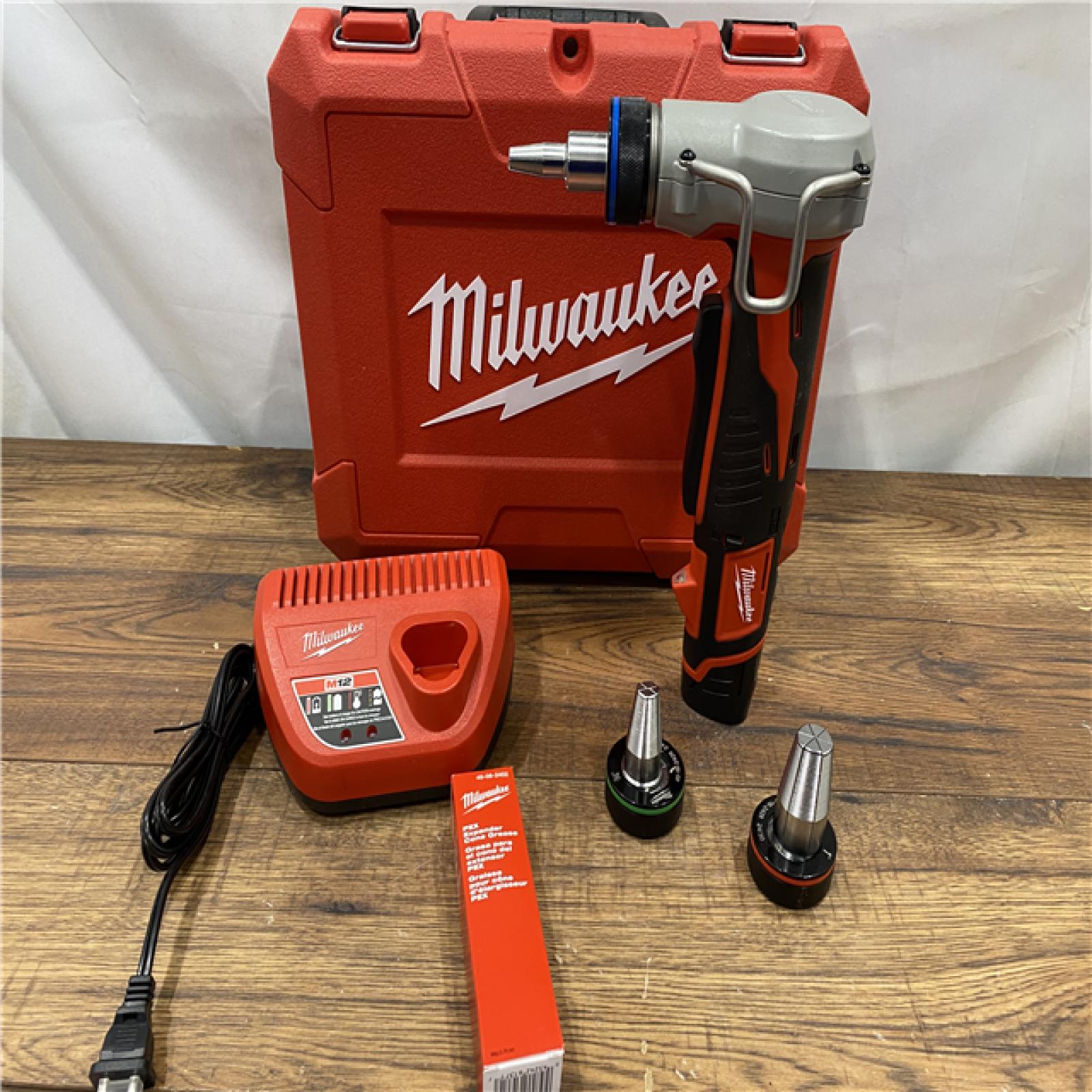 M12 12-Volt Lithium-Ion Cordless ProPEX Expansion Tool Kit with Two 3.0 Ah Batteries, 3 Expansion Heads and Hard Case M12 12-Volt Lithium-Ion Cordless ProPEX Expansion Tool Kit with Two 3.0 Ah Batteries, 3 Expansion Heads and Hard Case