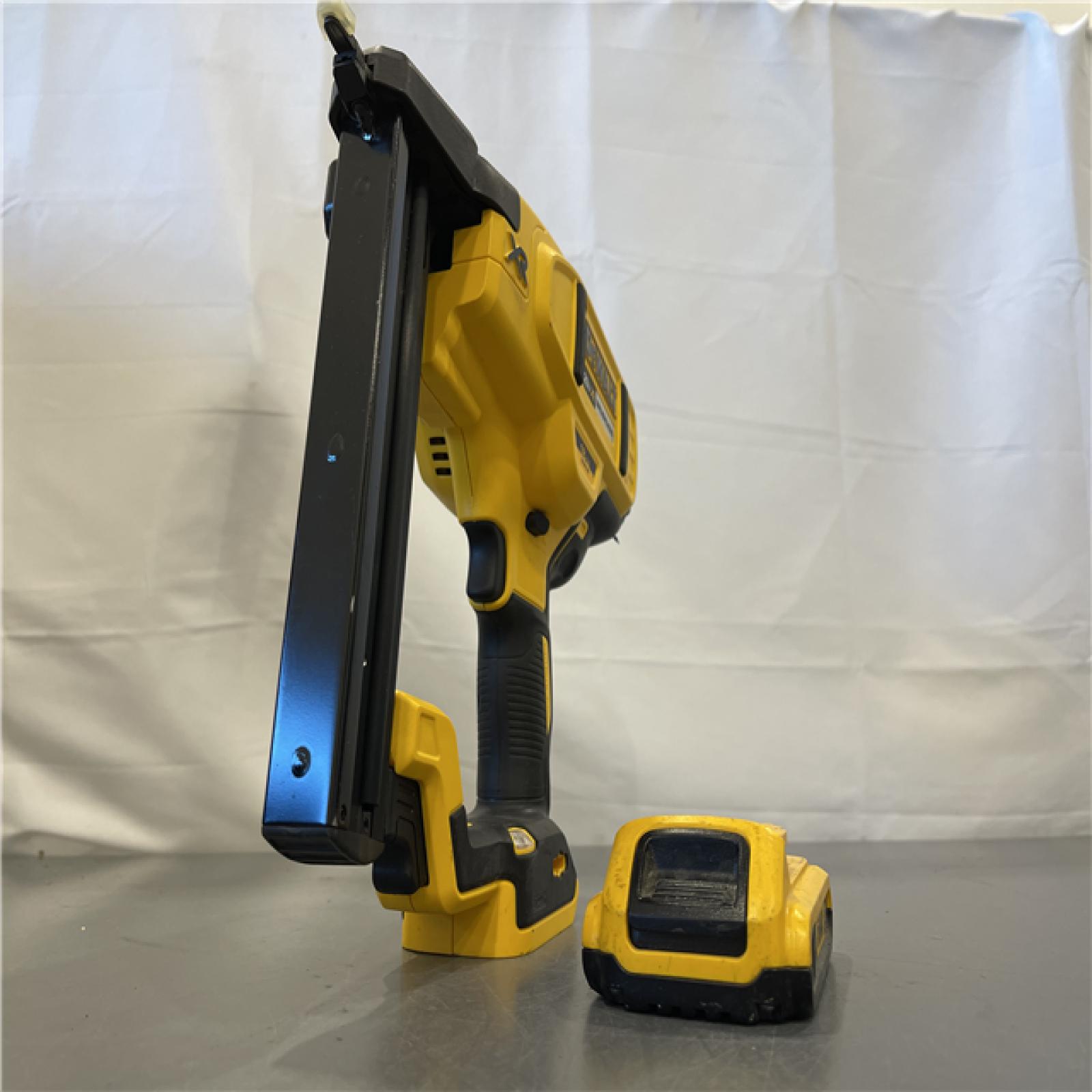 AS-IS - DeWALT 20-Volt MAX 18ga Cordless Brushless Narrow Crown Stapler Kit