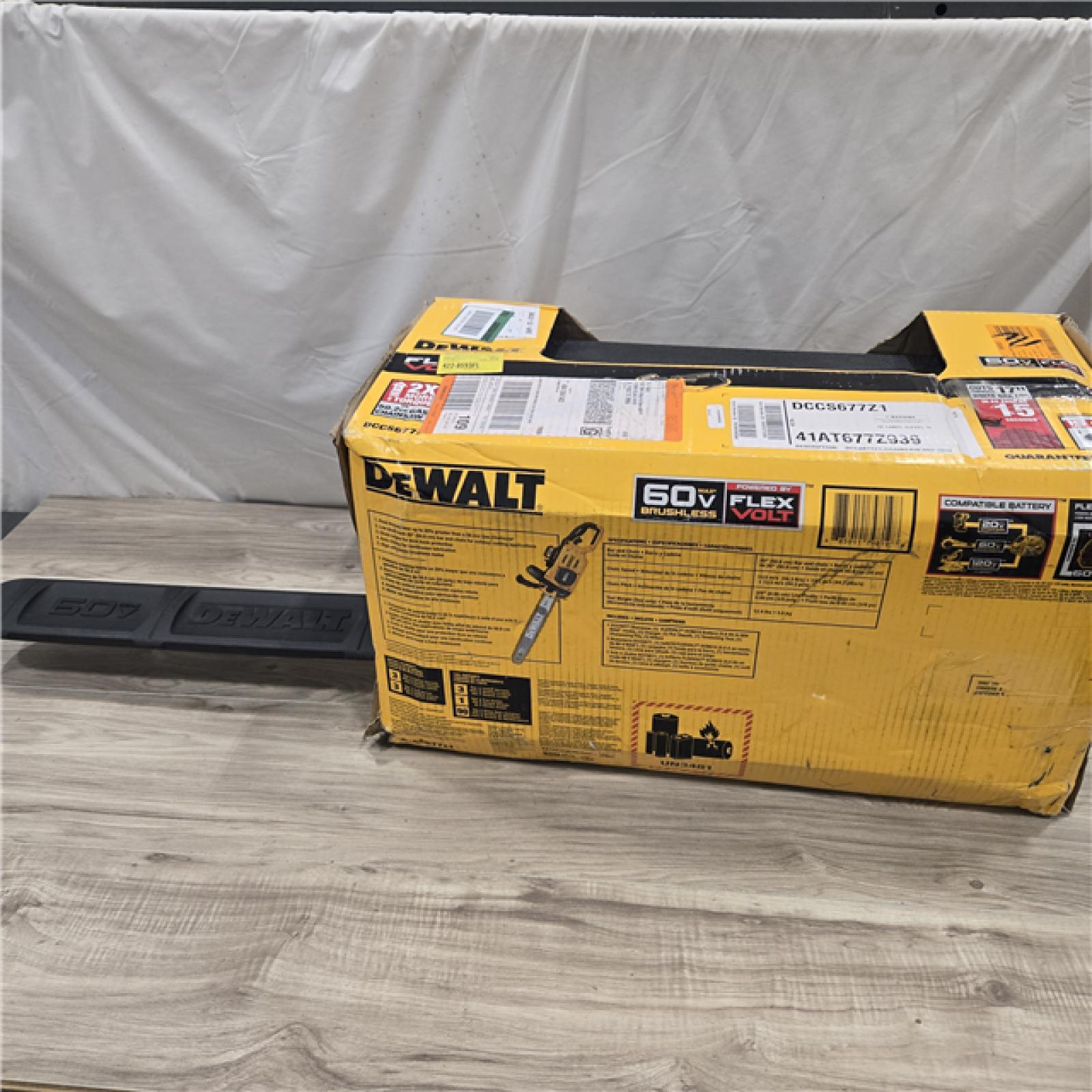 NEW! - FLEXVOLT 60V MAX 20 in. Cordless Chainsaw Kit