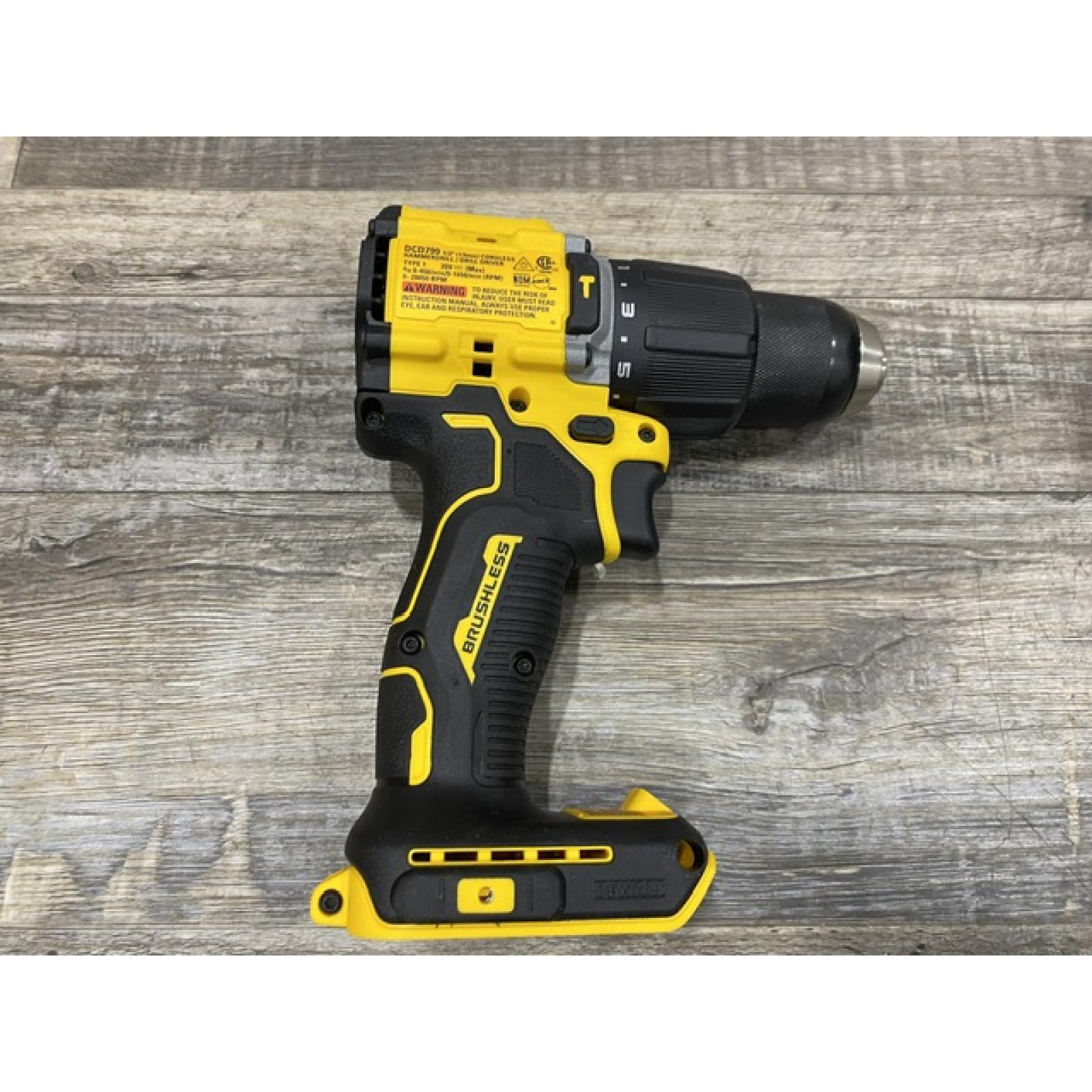 AS-IS DEWALT ATOMIC 20V Cordless 1/2 in. Compact Hammer Drill Kit