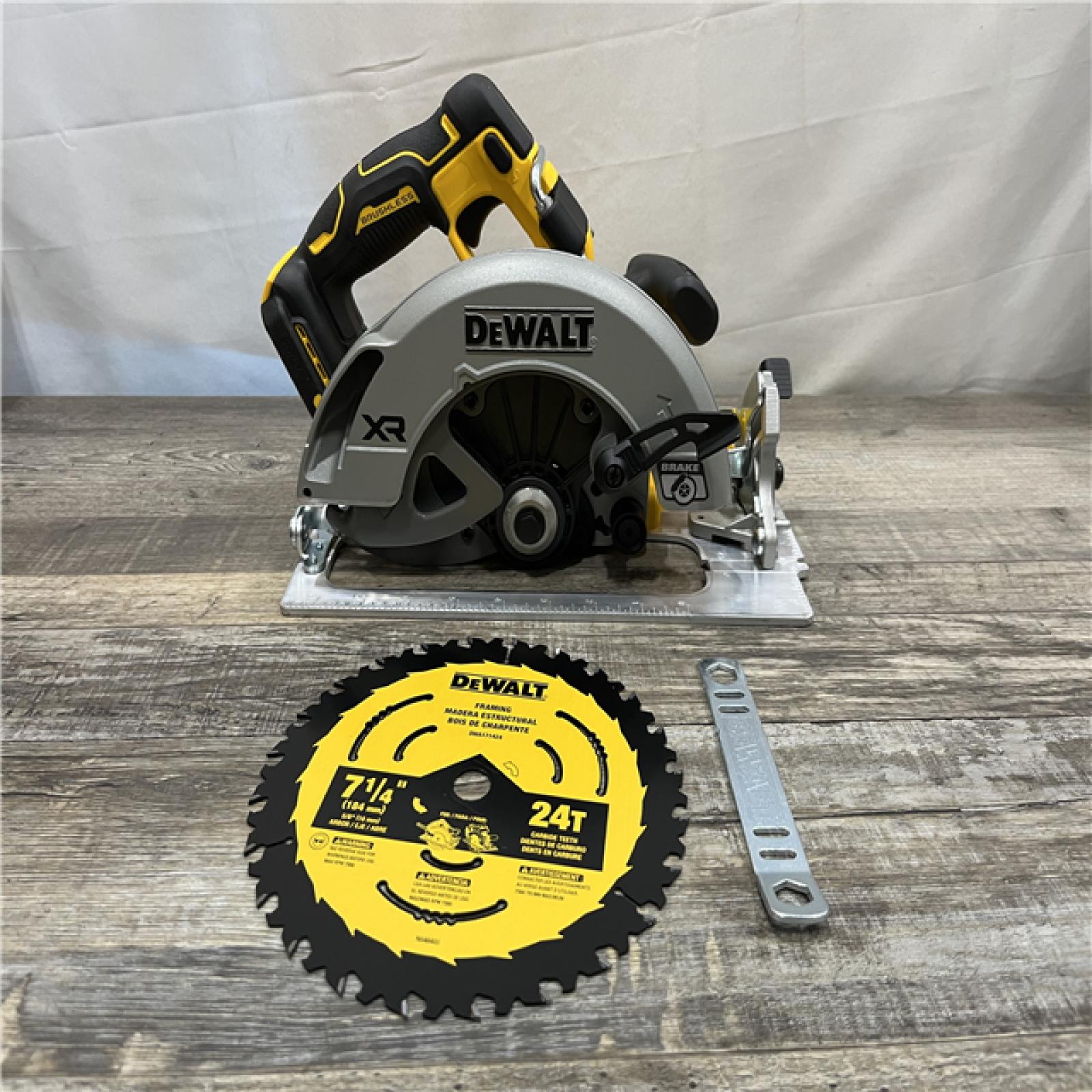 AS-IS DEWALT 20-Volt MAX 7-1/4 in. Cordless Circular Saw (Tool Only)
