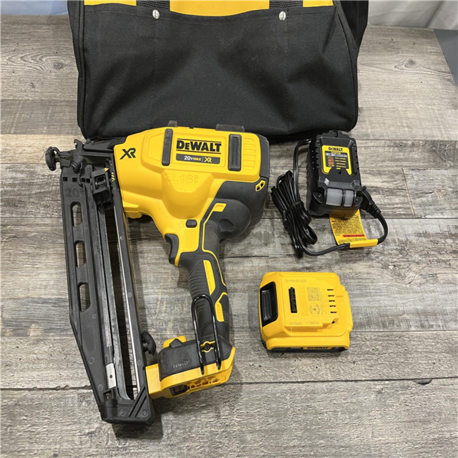 AS-IS DEWALT 20V MAX XR 16-Gauge Electric Cordless Angled Finishing Nailer Kit