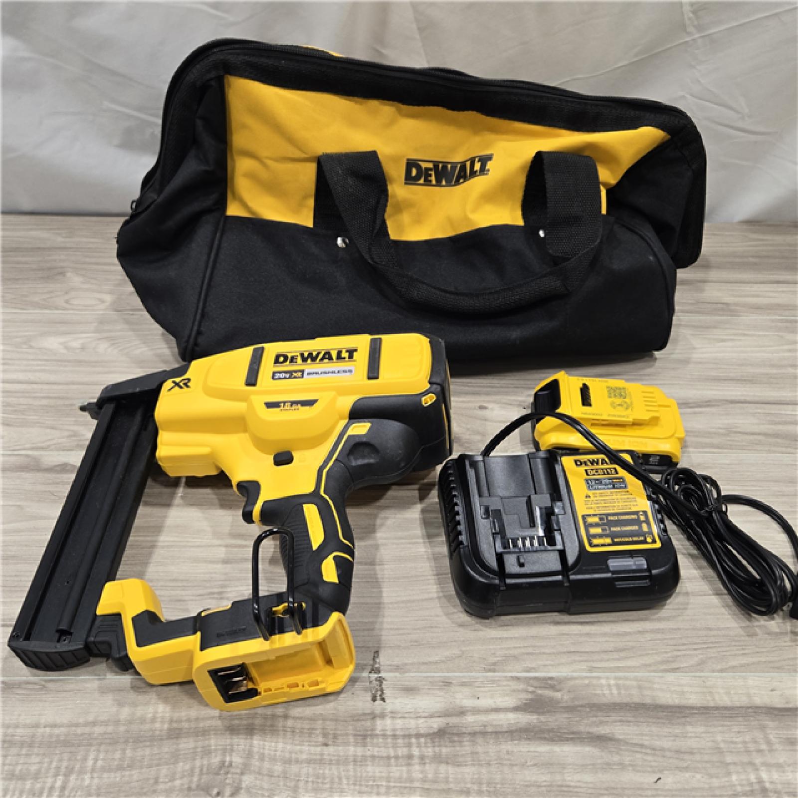 AS-IS DeWALT DCN681D1 20VMAX 18ga Cordless Narrow Crown Stapler Kit
