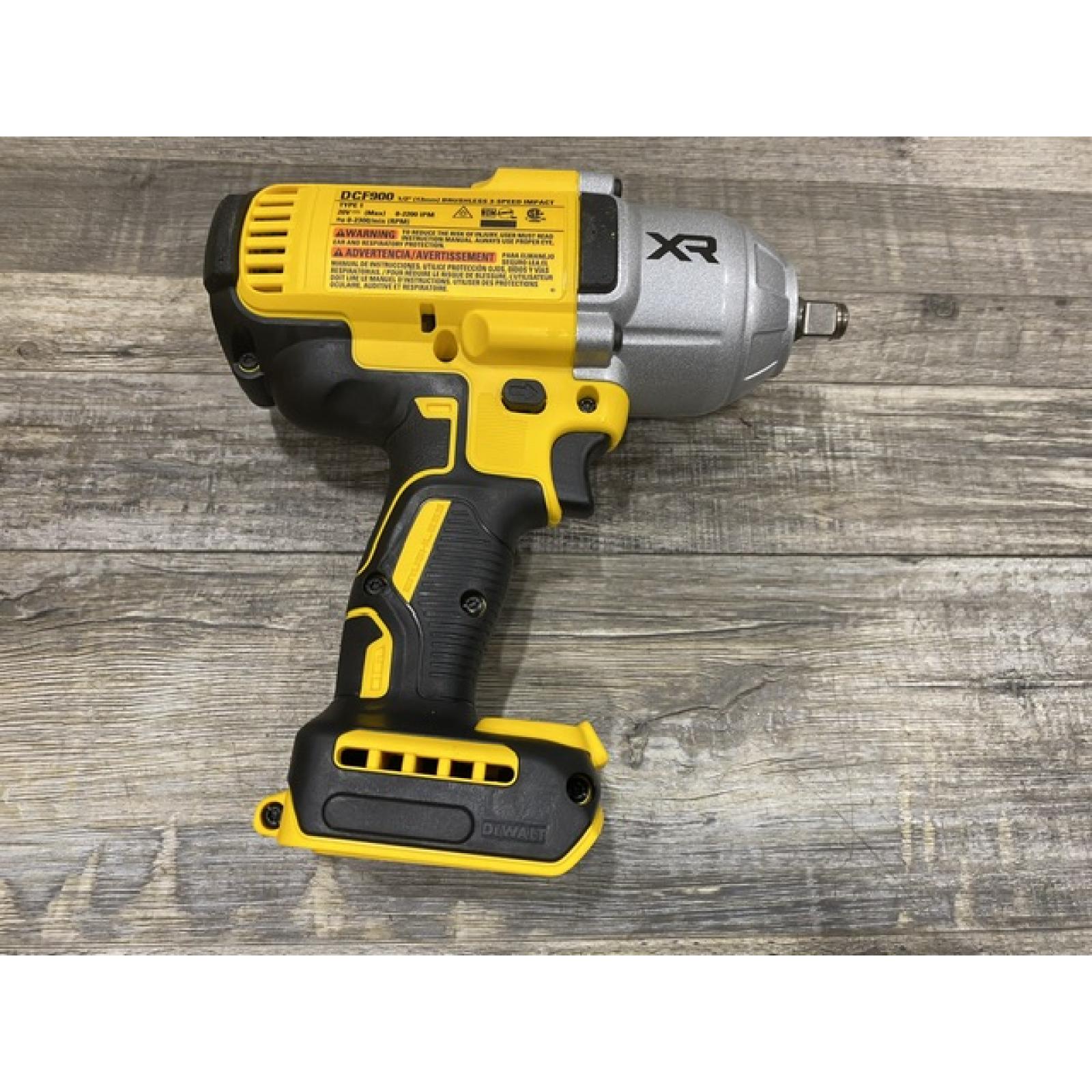 AS-IS DEWALT 20V MAX Lithium-Ion Cordless 1/2 in. Impact Wrench Kit