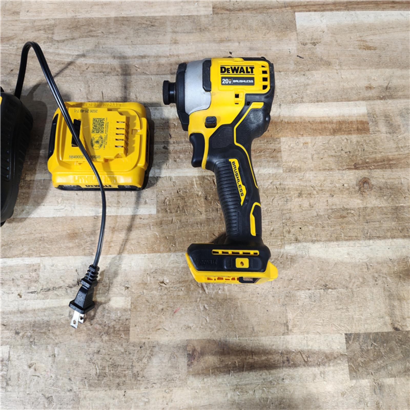 HOUSTON LOCATION - AS - IS DEWALT Atomic 20V Max Lithium-Ion Brushless Cordless Compact 1/4 in. Impact Driver Kit