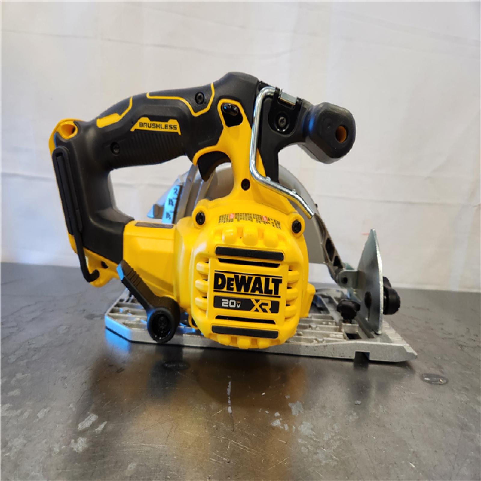 AS-IS- DeWALT DCS565B 20V Max Brushless 6.5   Cordless Circular Saw