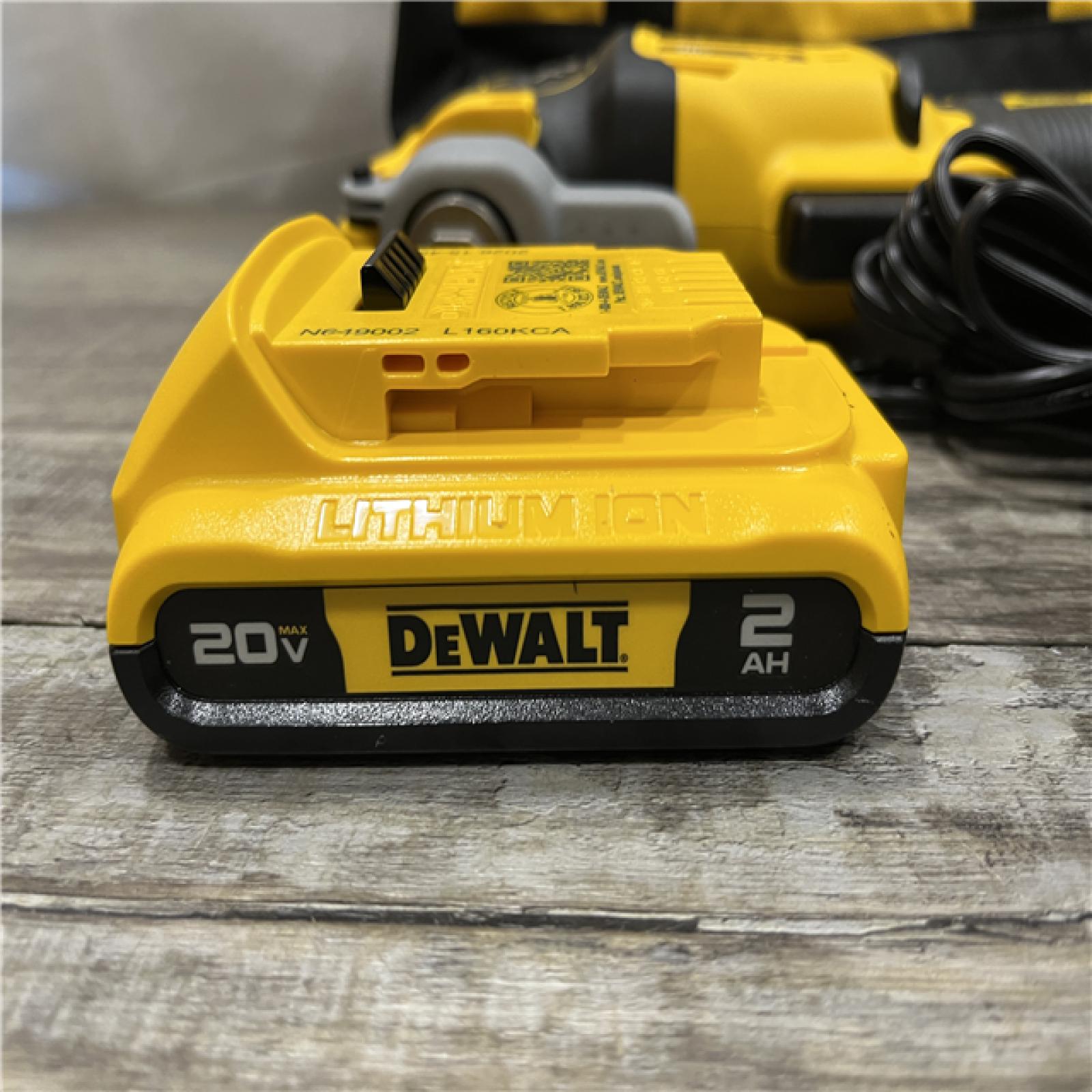 AS-IS DEWALT 20V MAX Lithium-Ion Cordless Oscillating Tool Kit