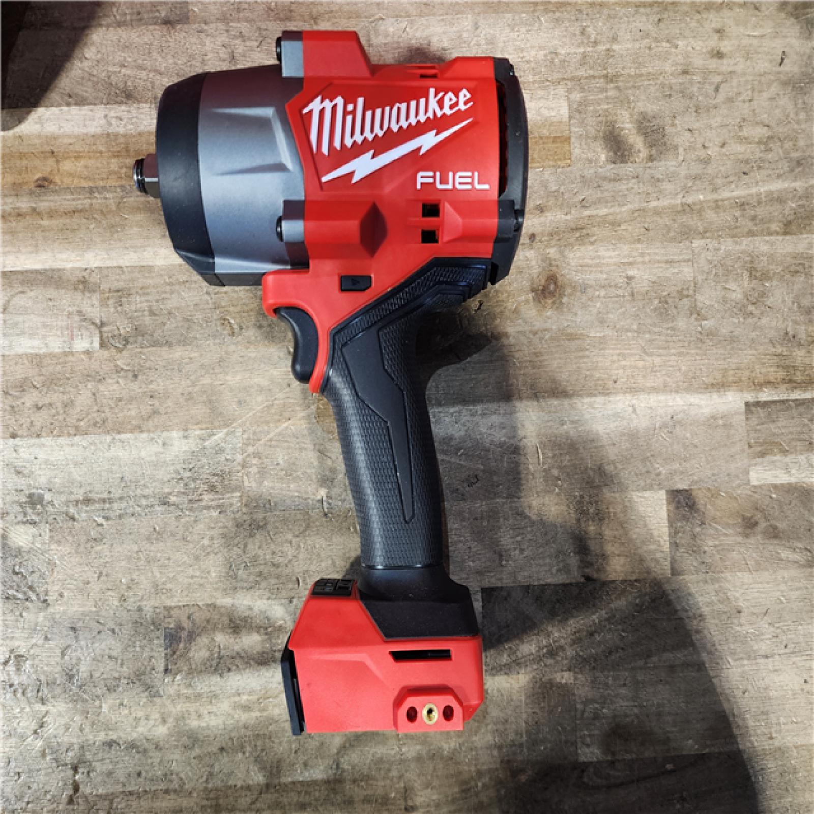 HOUSTON LOCATION - AS-IS Milwaukee FUEL 18V Lithium-Ion Brushless Cordless 1/2 in. Impact Wrench w/Friction Ring Kit