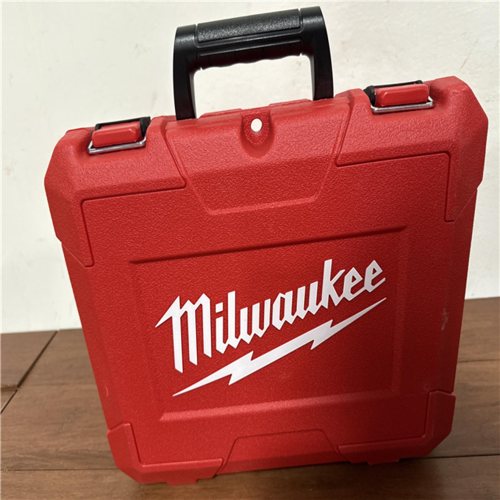California NEW Milwaukee M12 Pex Expander Kit  Includes (2) Batteries  Charger & Hard Case