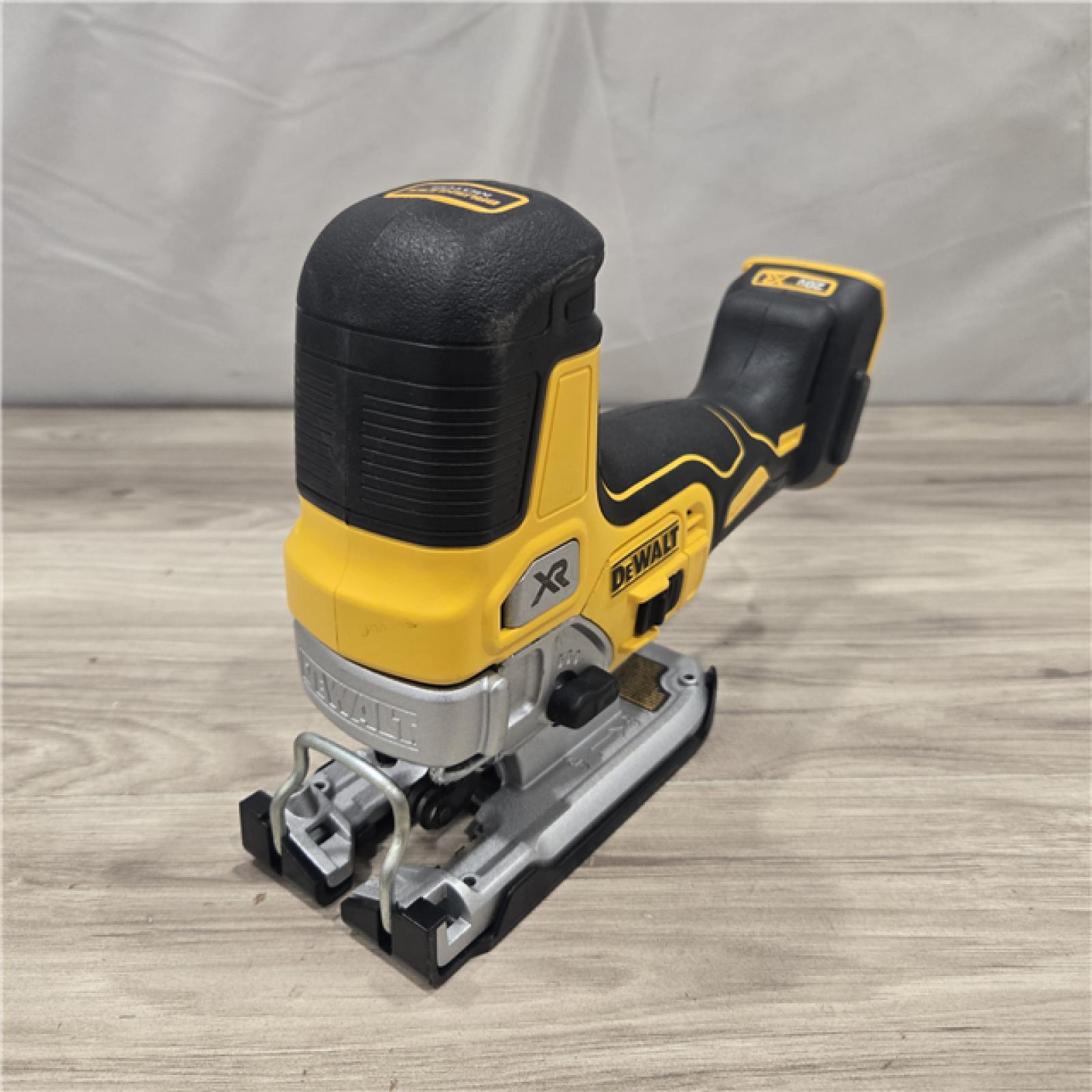 AS-IS DEWALT 20V MAX XR Cordless Barrel Grip Jigsaw (Tool Only)