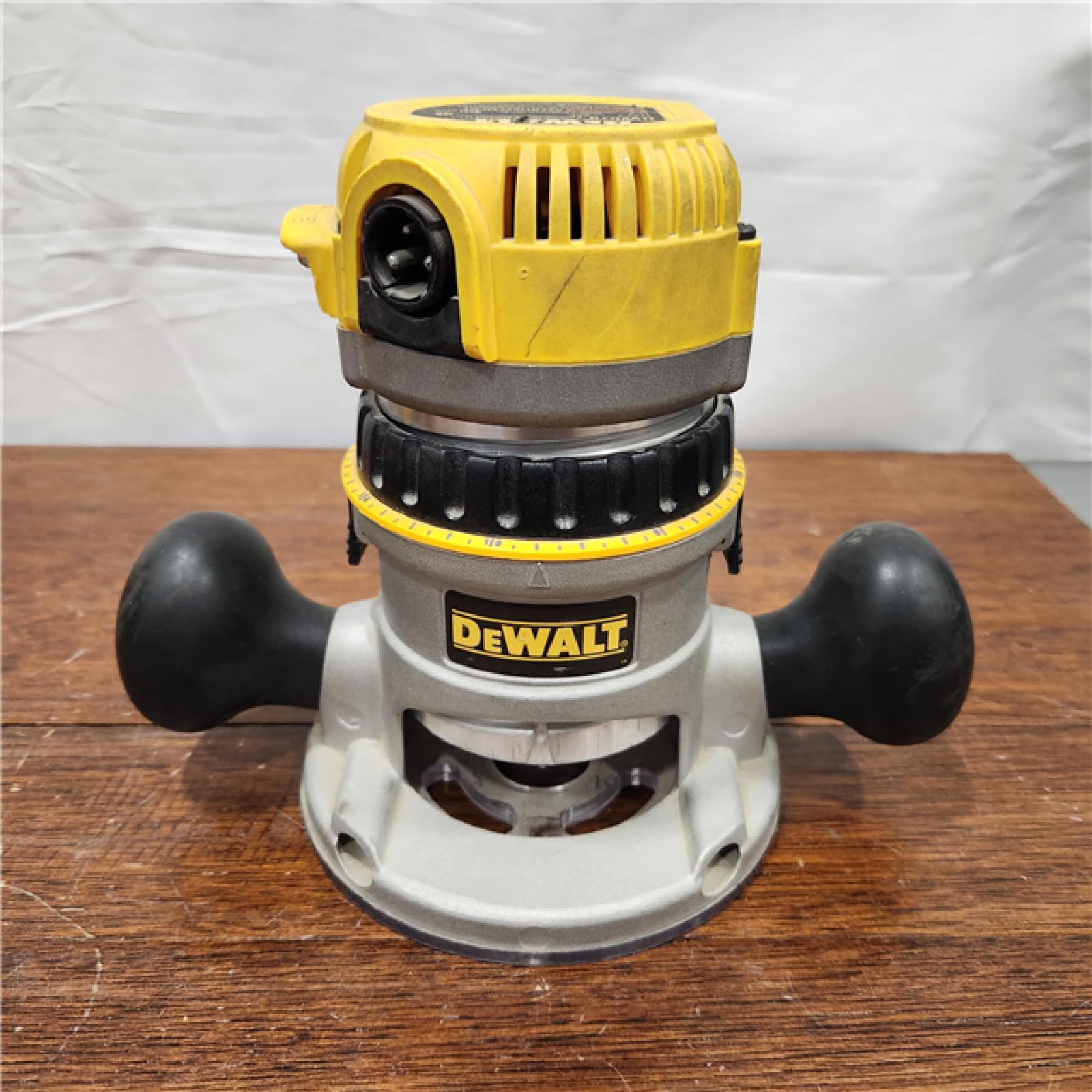 12 Amp Corded 2-1/4 Horsepower Electronic Variable Speed Fixed Base Router with Soft Start 12 Amp Corded 2-1/4 Horsepower Electronic Variable Speed Fixed Base Router with Soft Start