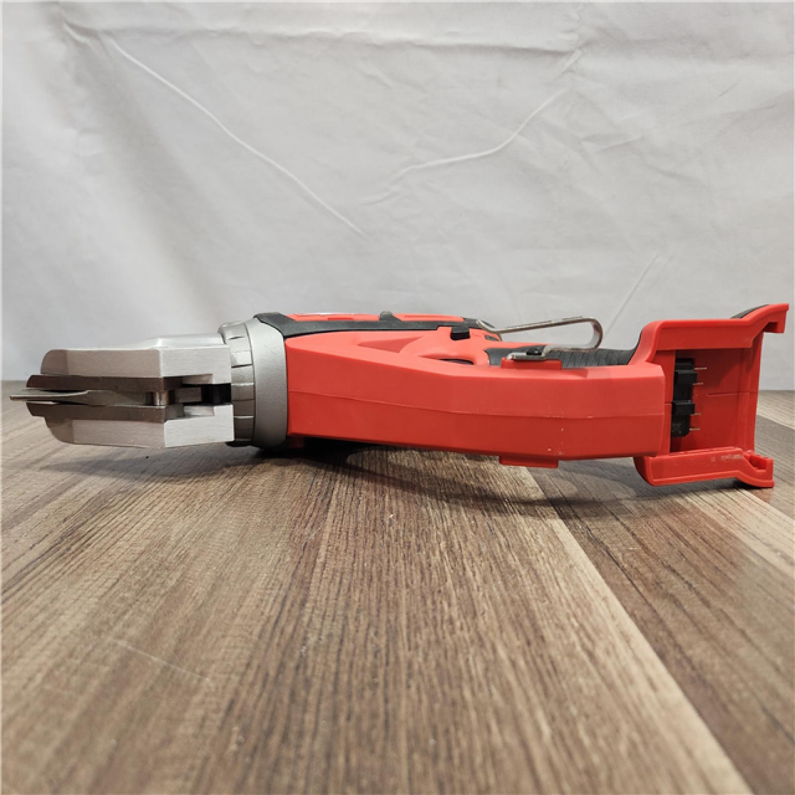 AS-IS- Milwaukee M18 18V Lithium-ion Cordless 18-gauge Double Cut Metal Shear (Tool-Only)
