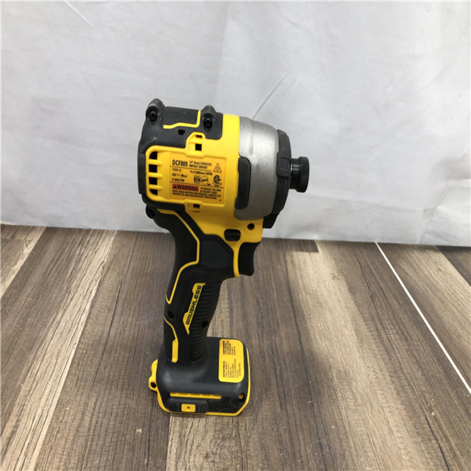 AS-IS DEWALT Atomic 20V Max Lithium-Ion Brushless Cordless Compact 1/4 in. Impact Driver Kit