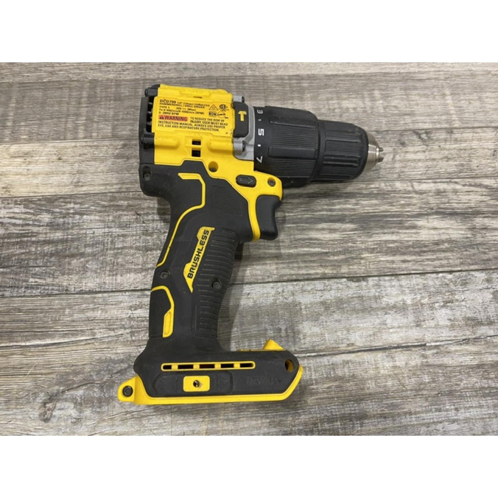 AS-IS DEWALT ATOMIC 20V Lithium-Ion Cordless 1/2 in. Hammer Drill Kit