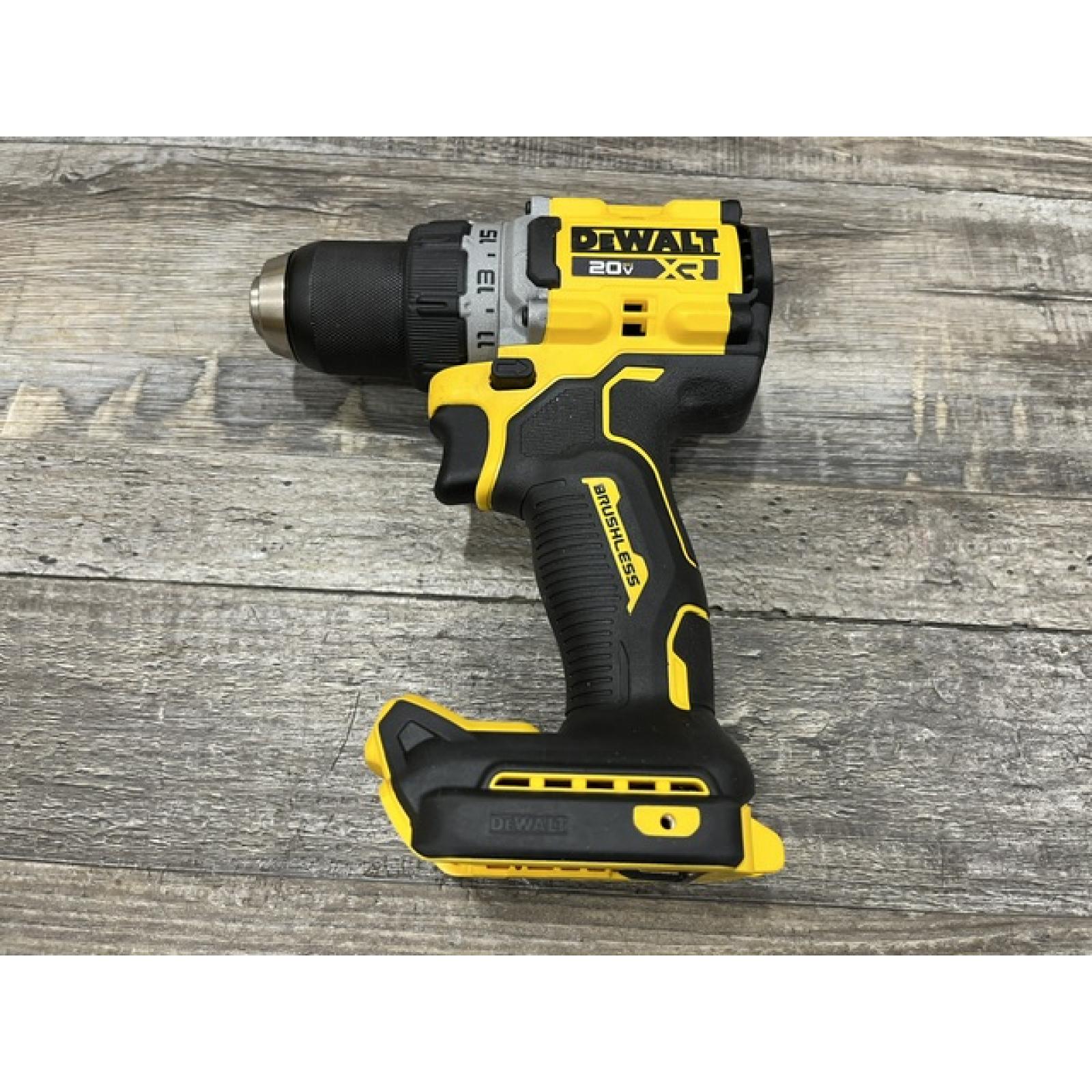 AS-IS DEWALT 20V XR Lithium-Ion Cordless Brushless 1/2 in. Drill/Driver Kit
