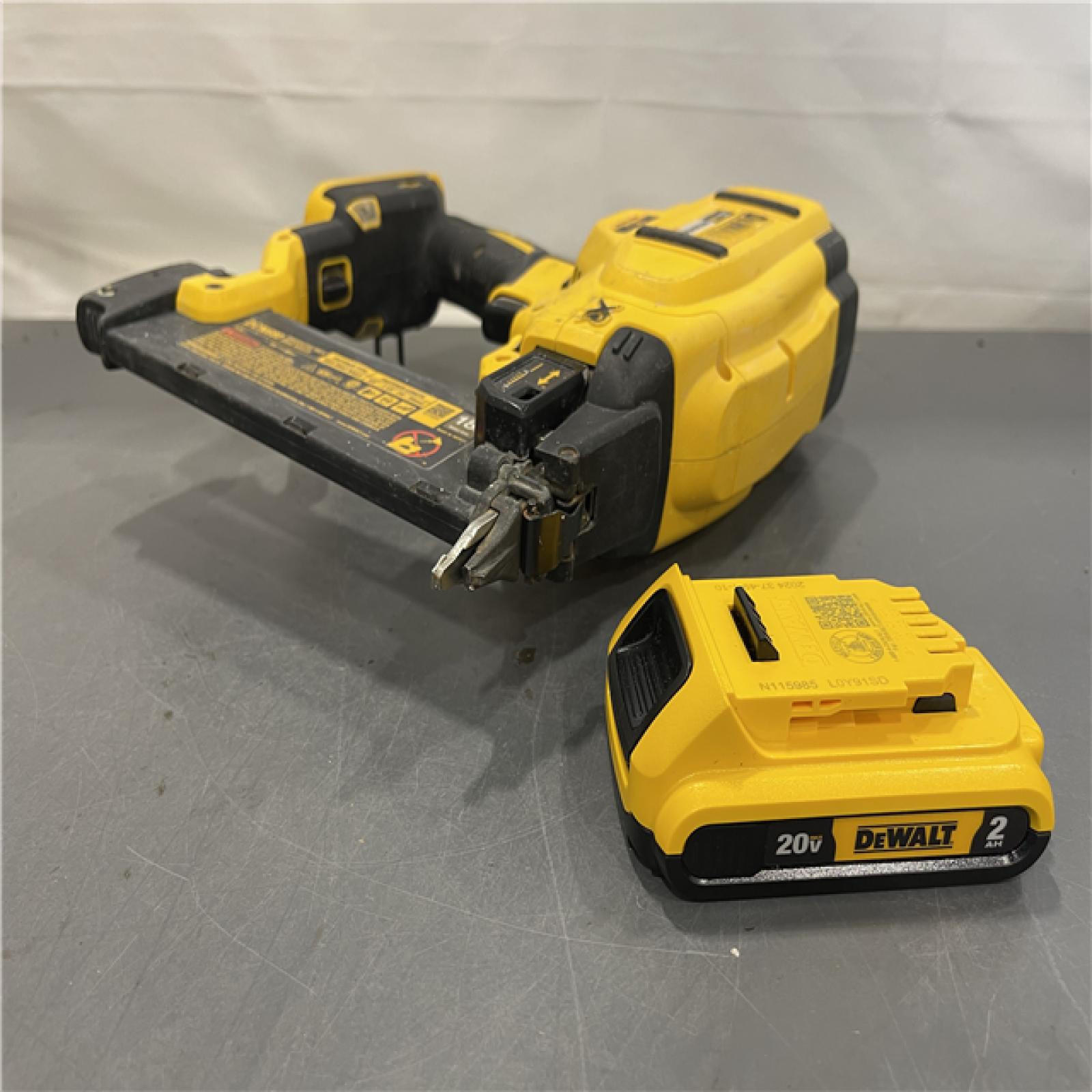 AS-IS - DEWALT 20V MAX XR 18 Gauge Brad Nailer Kit