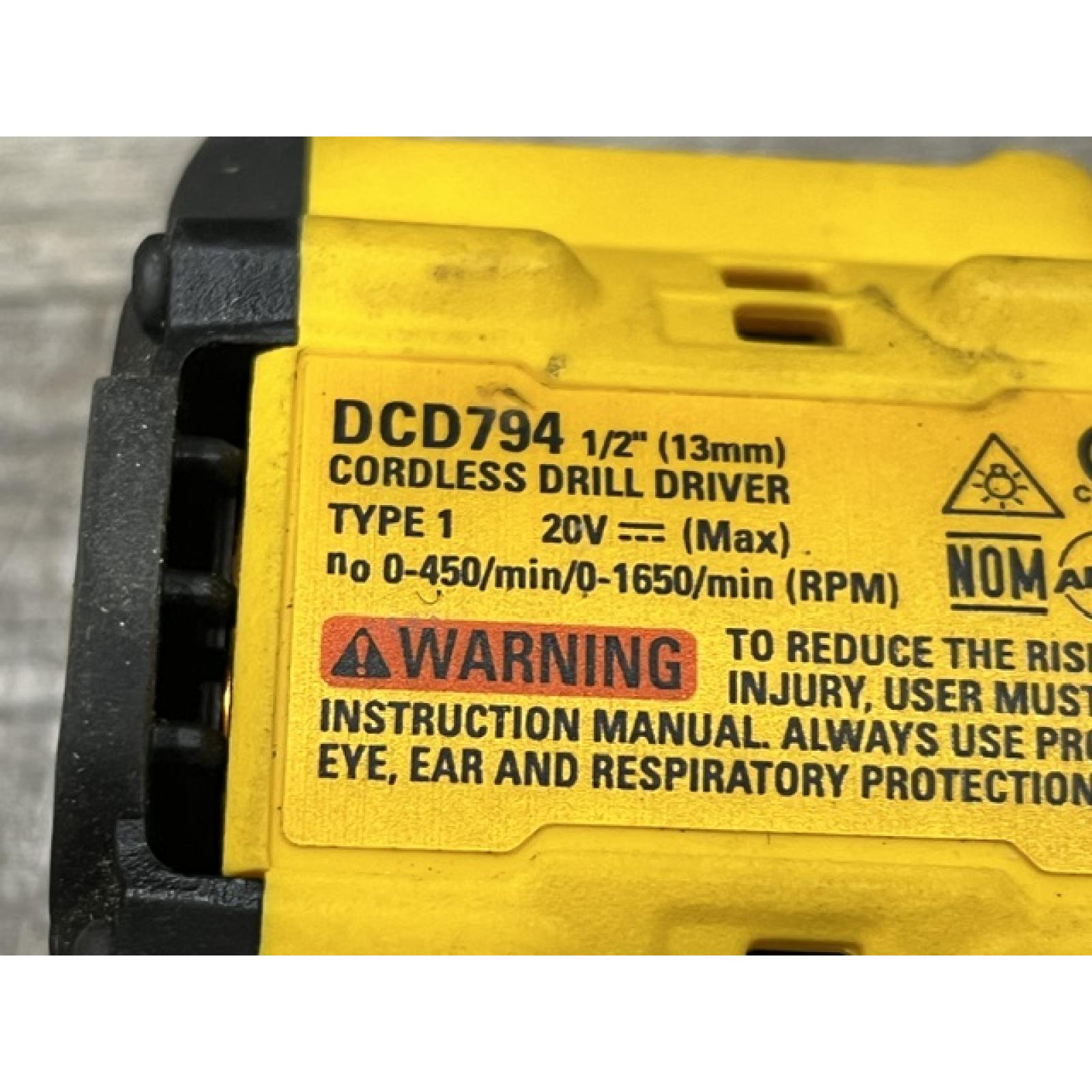 AS-IS DEWALT Atomic 20V Lithium-Ion Cordless Compact 1/2 in. Drill/Driver Kit