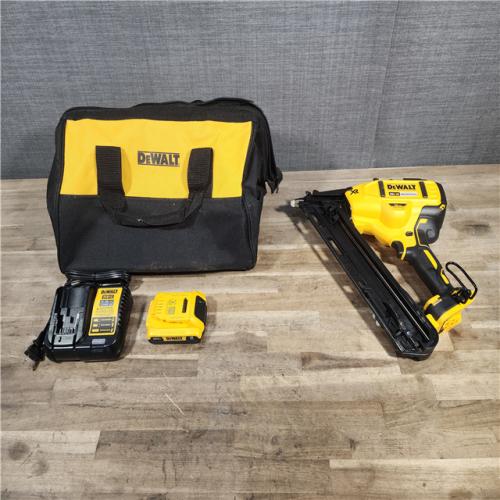 HOUSTON LOCATION - AS-IS DeWalt 15 GA ANGLED FINISH NAILER KIT W/ BATTERY & CHARGER