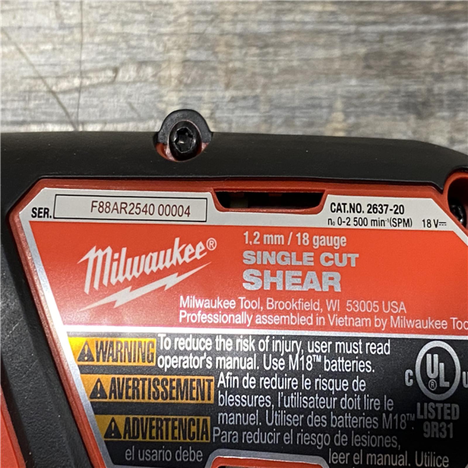 LIKE NEW - Milwaukee 18-Volt Lithium-Ion Cordless 18-Gauge Single Cut Metal Shear (Tool Only)