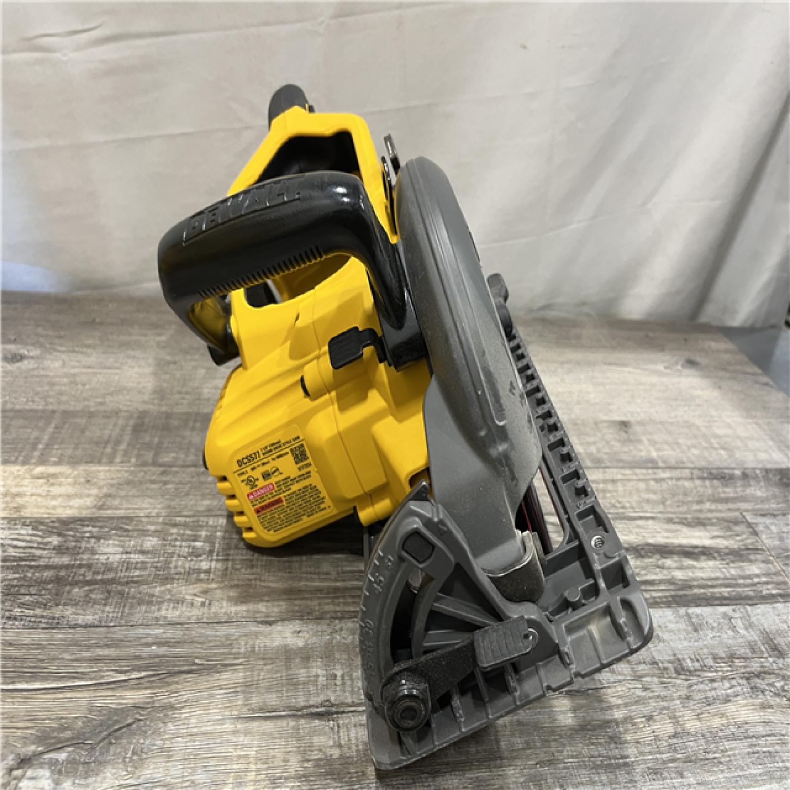 AS-IS DEWALT FLEXVOLT 60V MAX Cordless Brushless 7-1/4 in. Wormdrive Style Circular Saw (Tool Only)