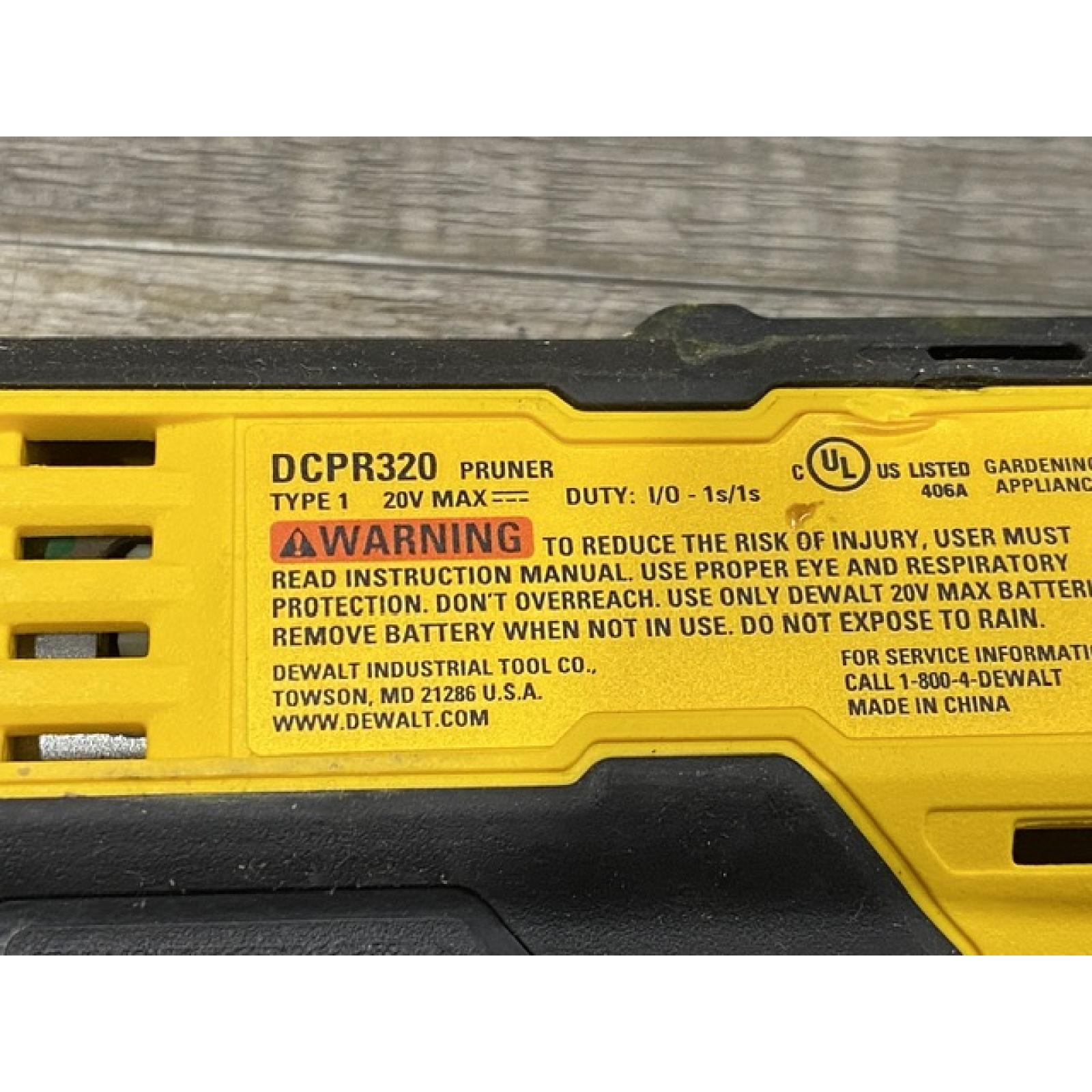 AS-IS DEWALT 20V MAX Cordless Battery Powered Pruner Kit