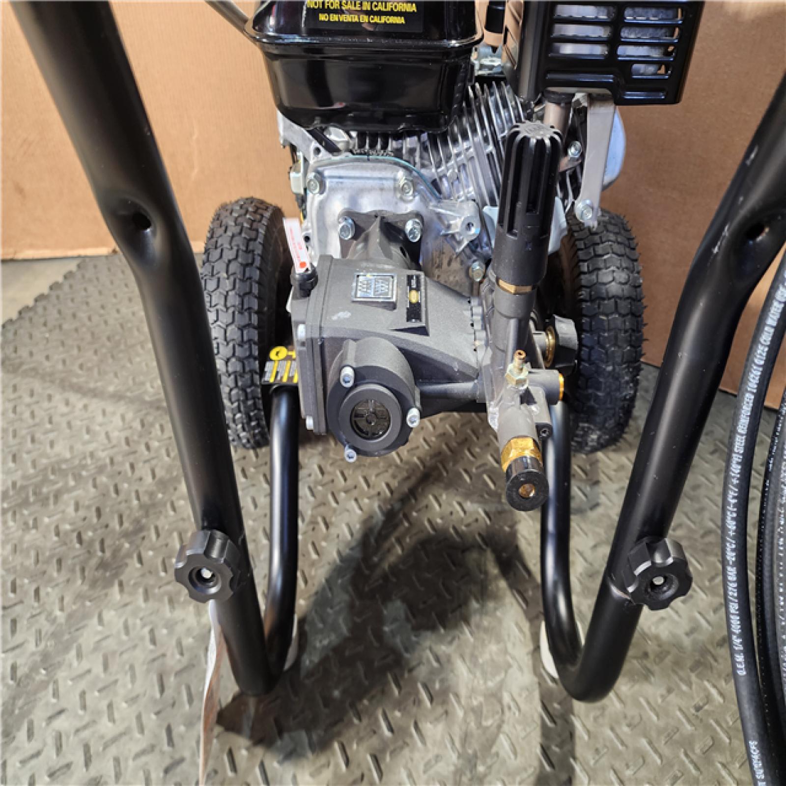 HOUSTON LOCATION - AS-IS DEWALT 3600 PSI 2.5 GPM Gas Cold Water Professional Pressure Washer with HONDA GX200 Engine