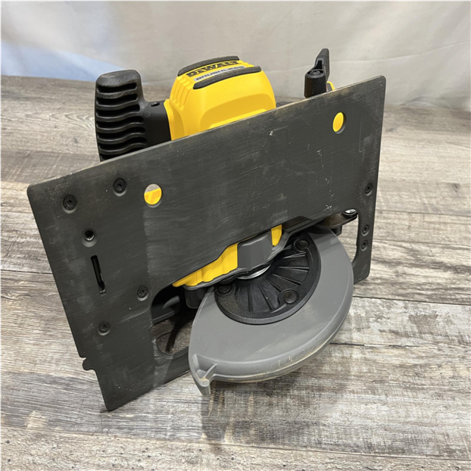 AS-IS DEWALT FLEXVOLT 60V MAX Cordless Brushless 7-1/4 in. Circular Saw with Brake (Tool Only)