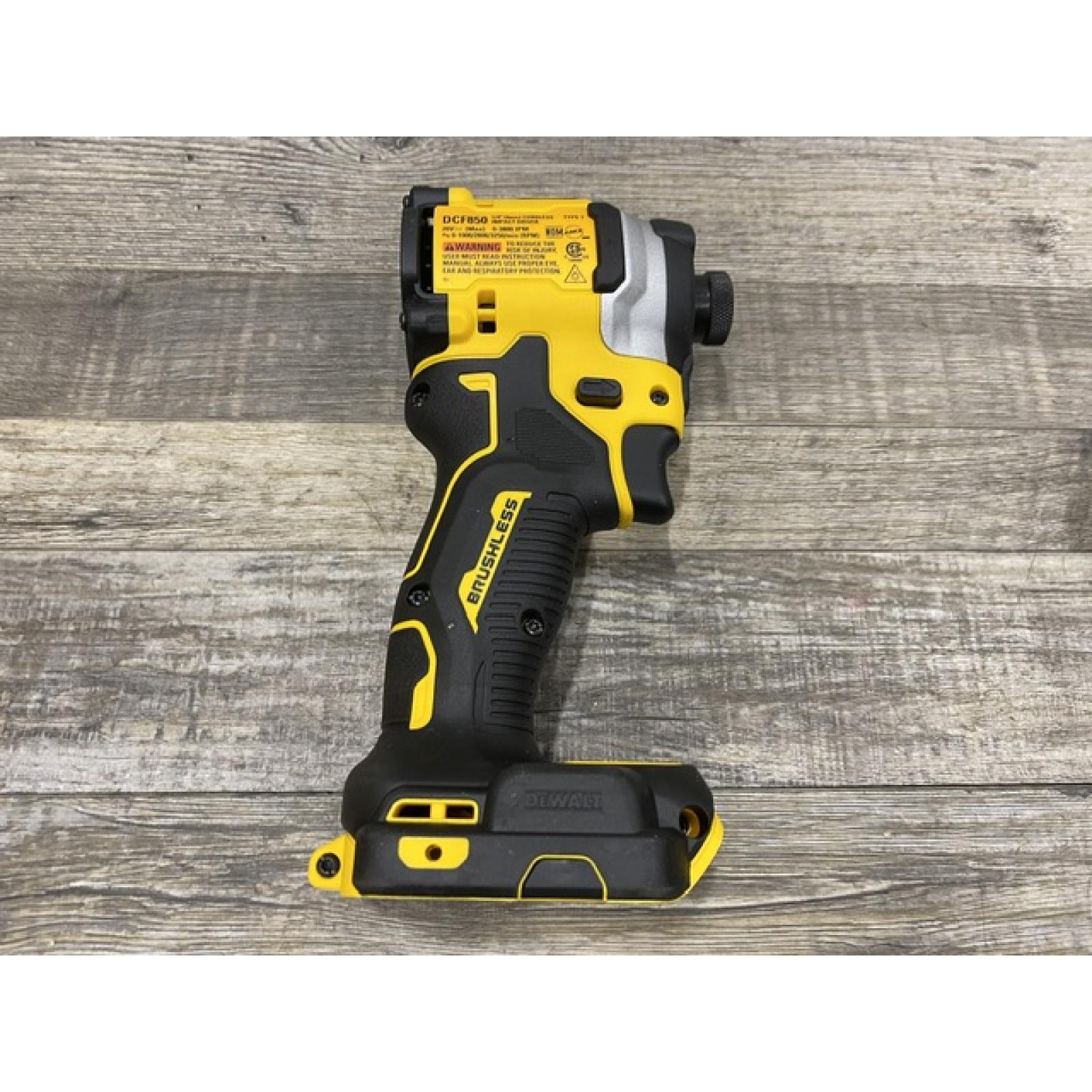 AS-IS DEWALT ATOMIC 20V MAX Lithium-Ion Cordless 1/4 in. Brushless Impact Driver Kit
