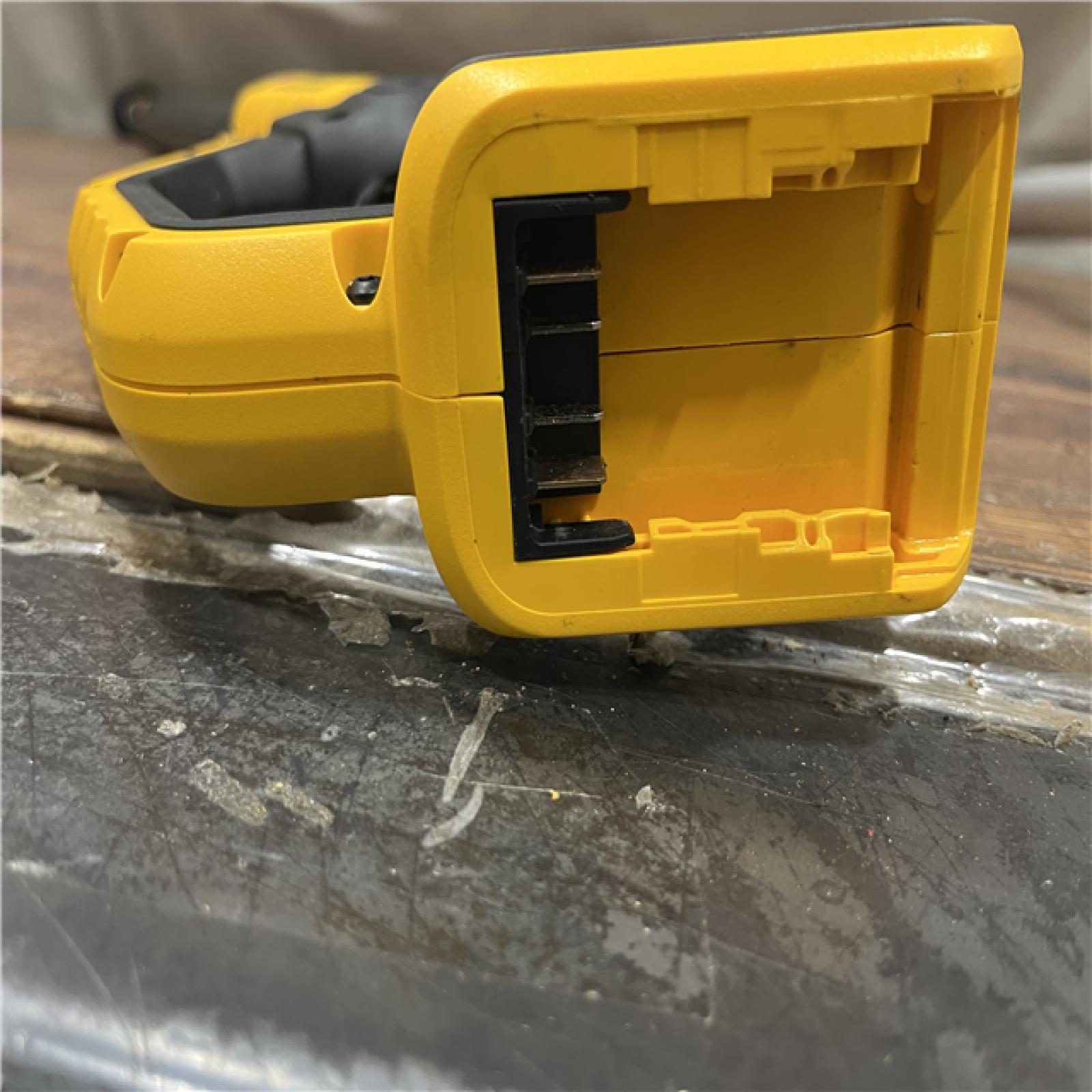 AS-IS DEWALT 20V MAX 8in. Brushless Cordless Battery Powered Pole Saw (Tool Only)