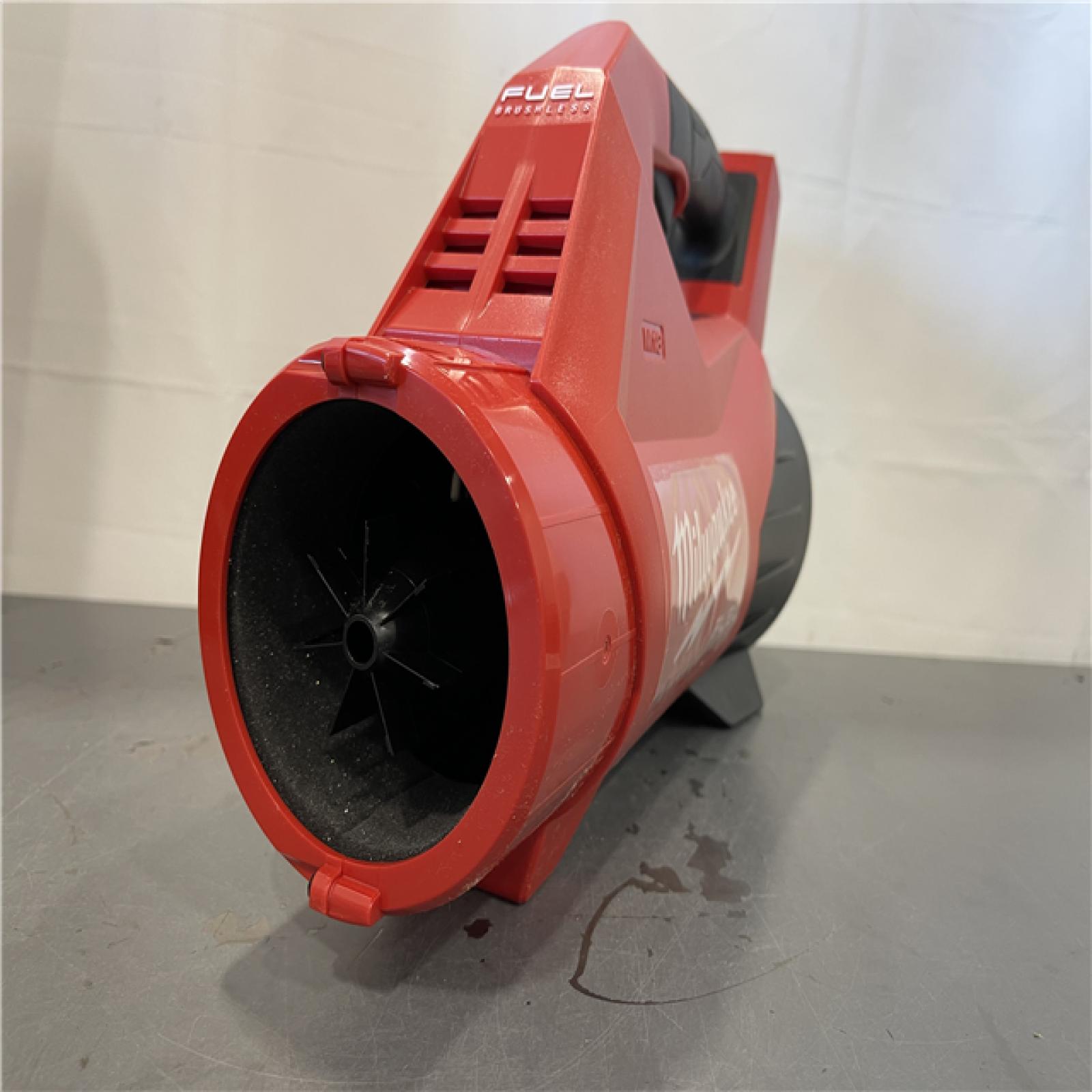AS-IS - Milwaukee M18 FUEL 120 MPH 500 CFM 18V Brushless Cordless Battery Powered Leaf Blower Kit