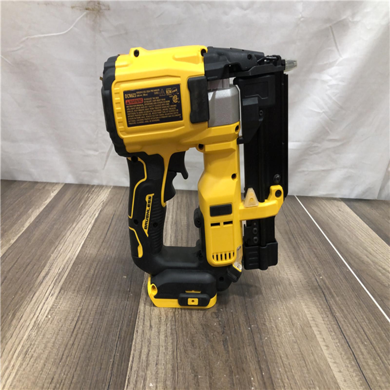 AS-IS DEWALT ATOMIC 20V MAX Lithium Ion Cordless 23 Gauge Pin Nailer Kit