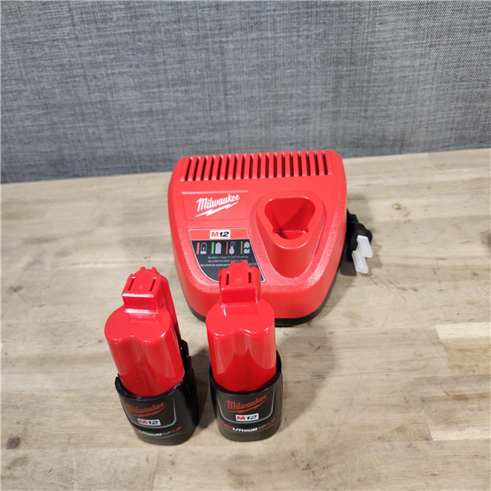 HOUSTON LOCATION - AS-IS Milwaukee 3 Tool Combo Kit W/ (2) Battery & Charger