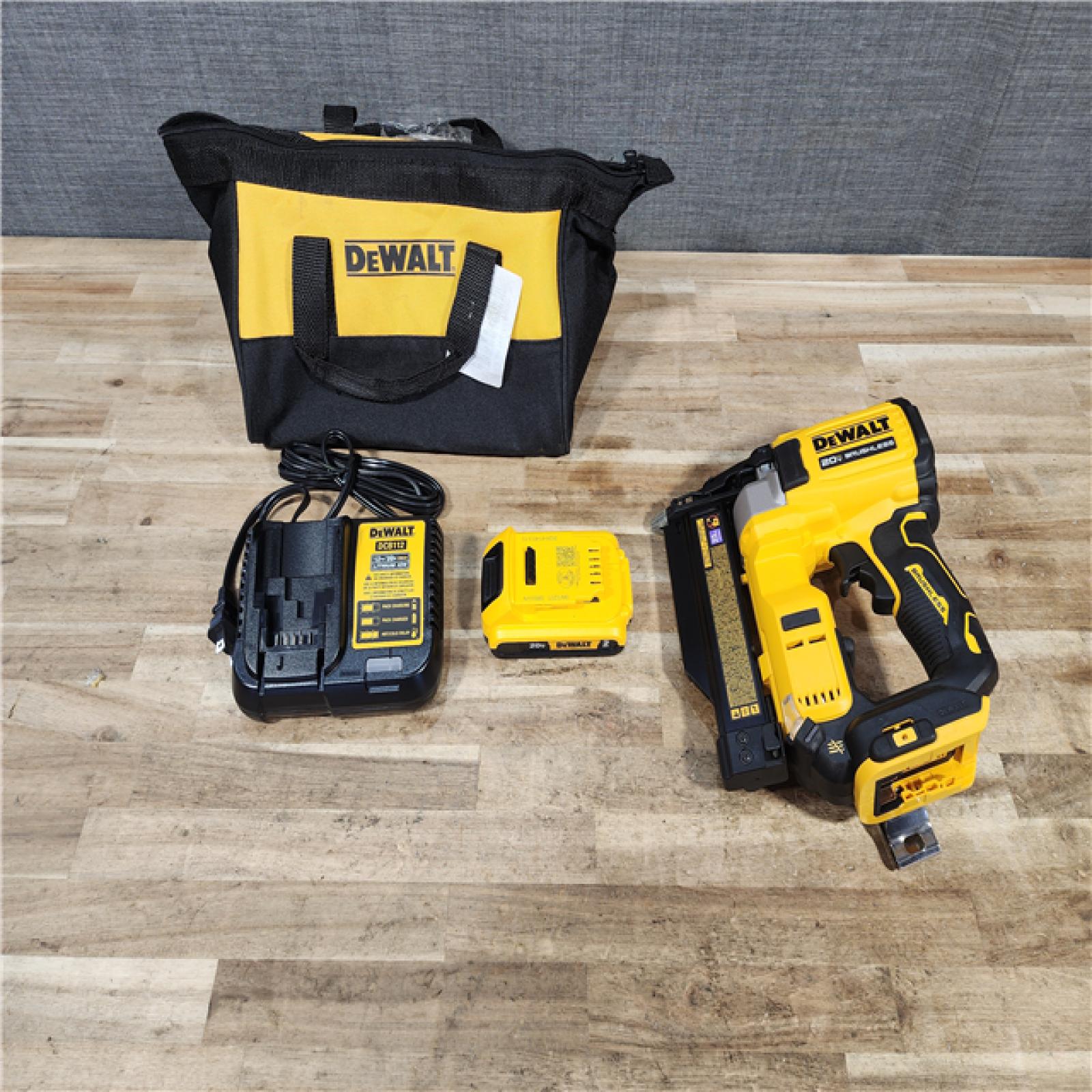 HOUSTON LOCATION - AS - IS DEWALT ATOMIC 20V MAX Lithium Ion Cordless 23 Gauge Pin Nailer Kit